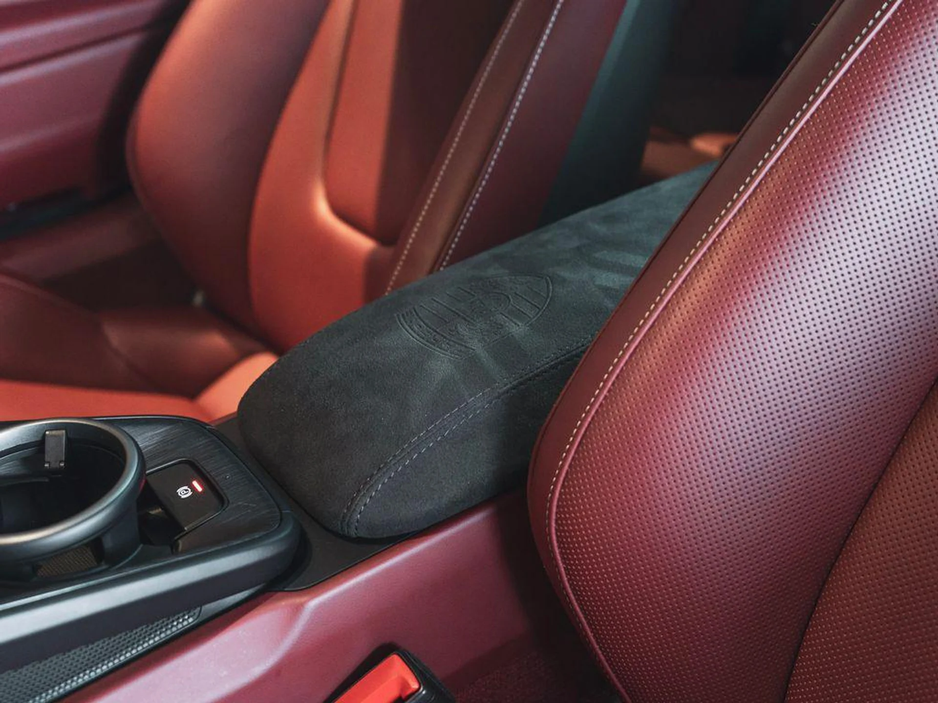 mph027_2990168202_ve_Sd_DA_ZW_a_Rk_T4_K0_K6p_O6_Agq_G0_1cab6d933a