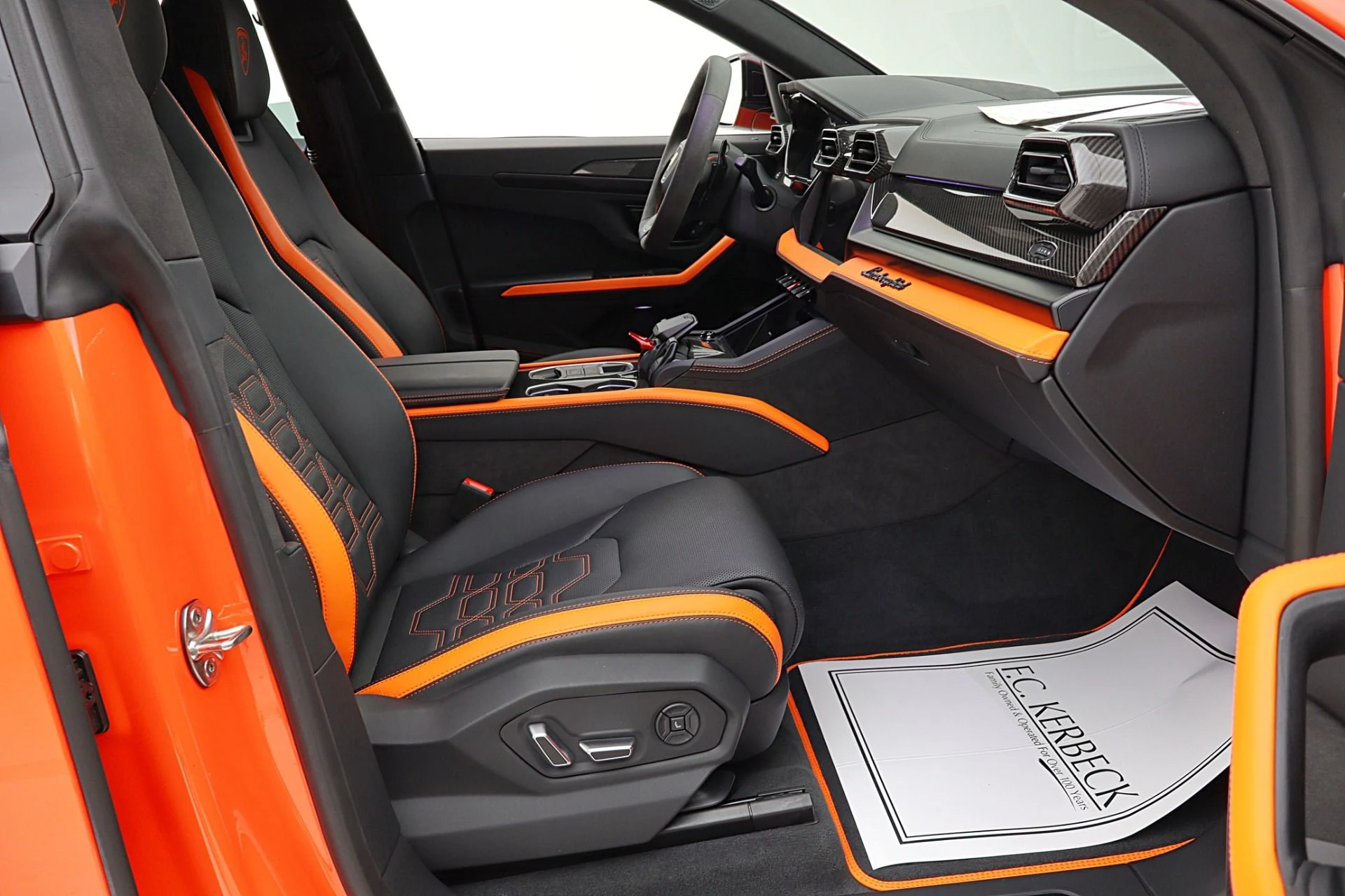 mph027_2992211393_Used_2025_Lamborghini_Urus_SELEASE_OPTIONS_AVAILABLE_3d8cc53795