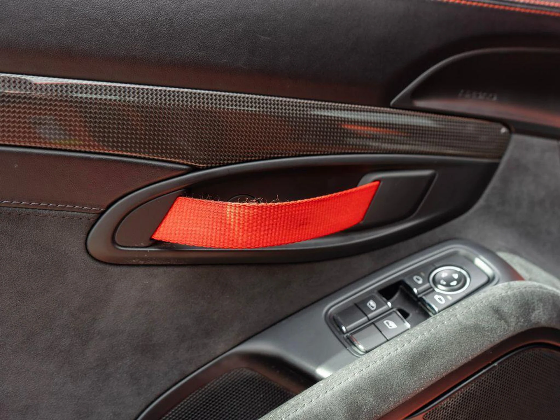 mph027_2995119025_Nmii2_Fw_N_Aphsk1_Bk0u_D_Rgdl2_Hs_0c8e82d02c