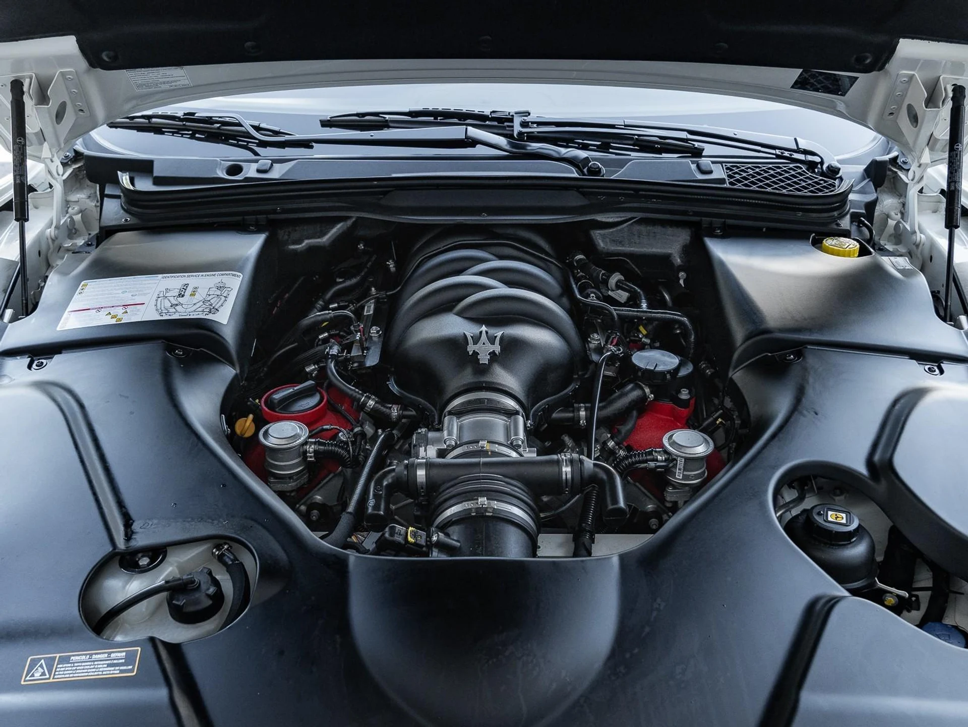 mph027_299554378_Used_2017_Maserati_Gran_Turismo_Sport_1759184218_5ebabb0cc0