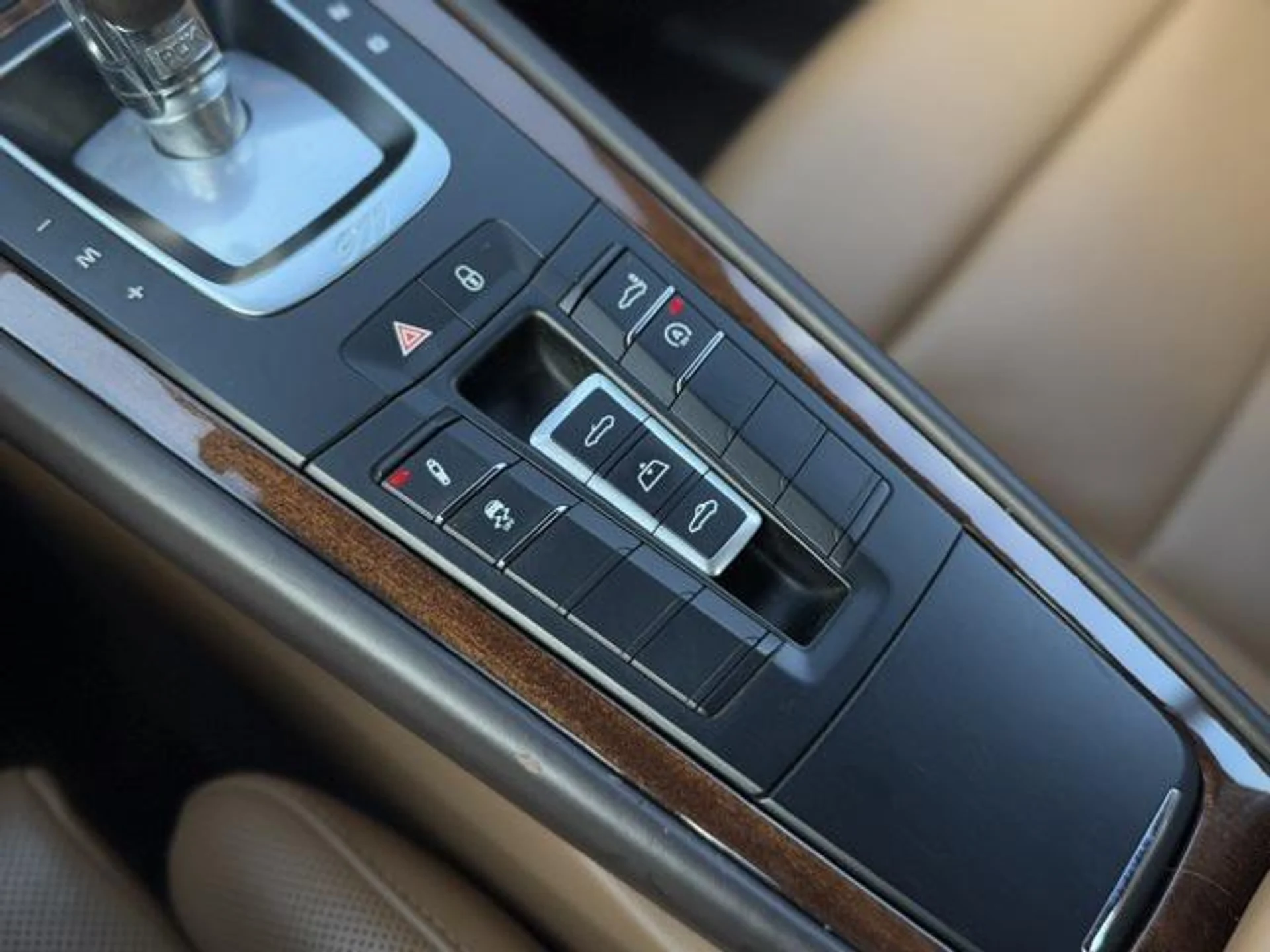 mph027_2997464147_B9_ZH_Ne_CF_ocsc_HW_Deh5p_Msp_Nk_CE_a8d8f0d482