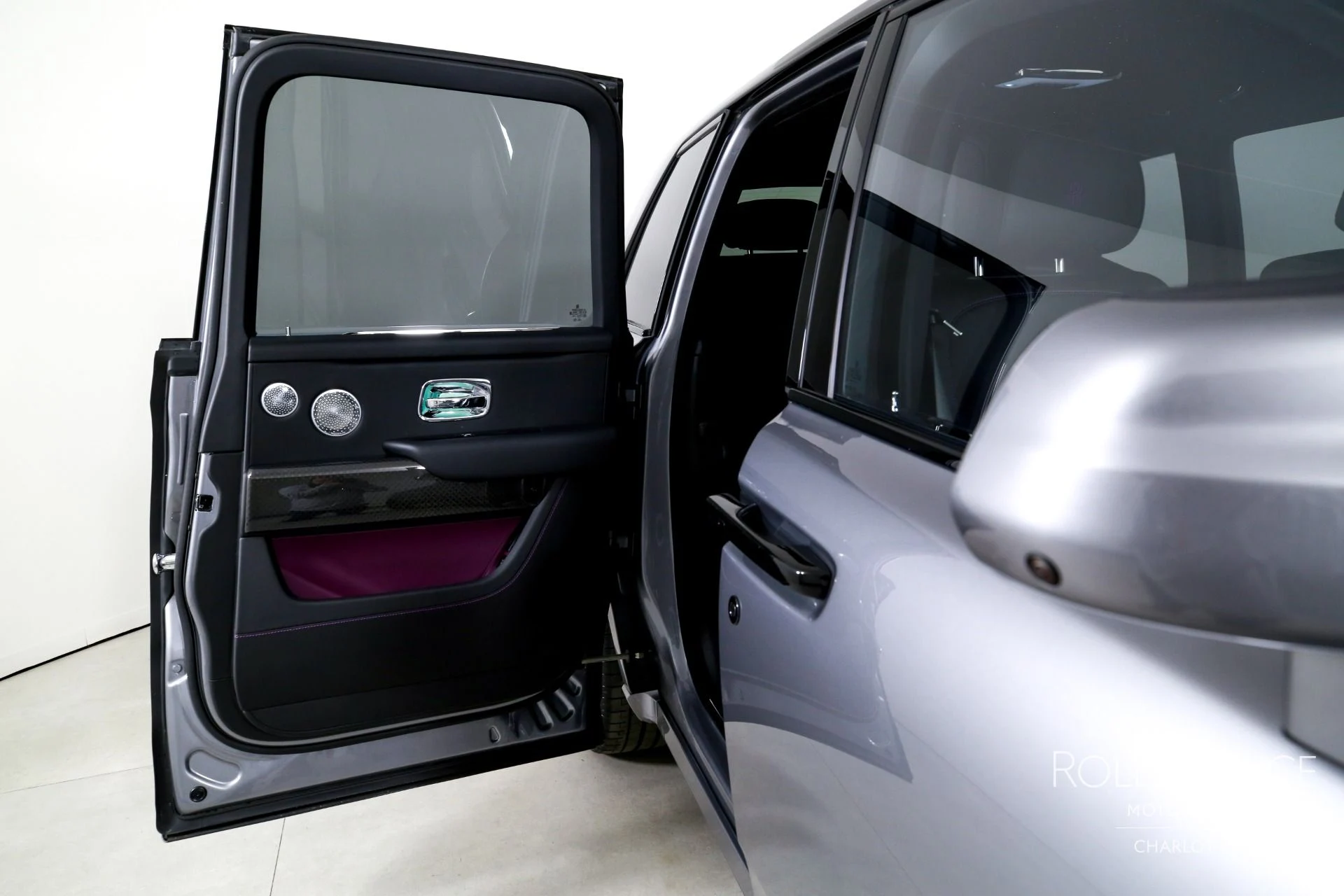 mph027_3006497472_Used_2026_Rolls_Royce_Black_Badge_Cullinan_1771362951_d377e2da07