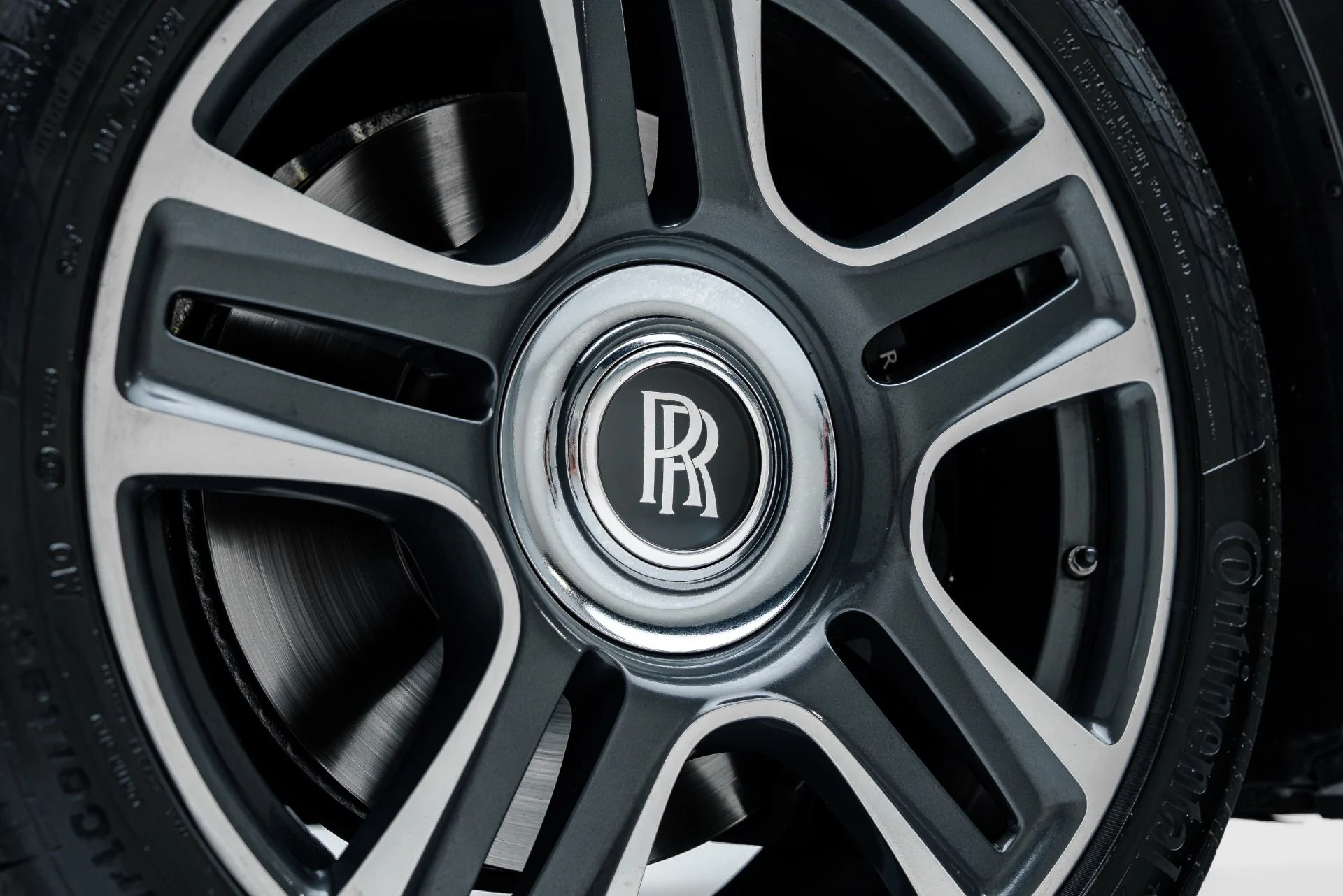 mph027_302072696_Used_2016_Rolls_Royce_Ghost_1790722801_7ab5122724
