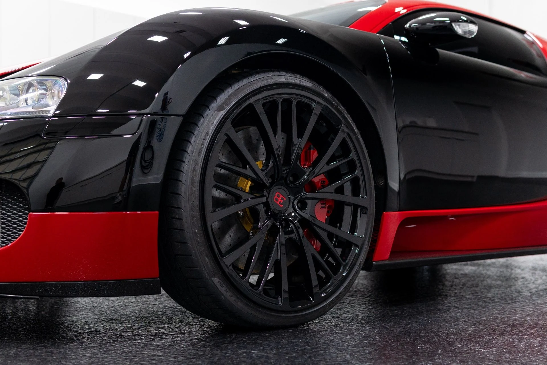 mph027_3022773175_Used_2008_Bugatti_Veyron_164_1769463944_661e83ac0c