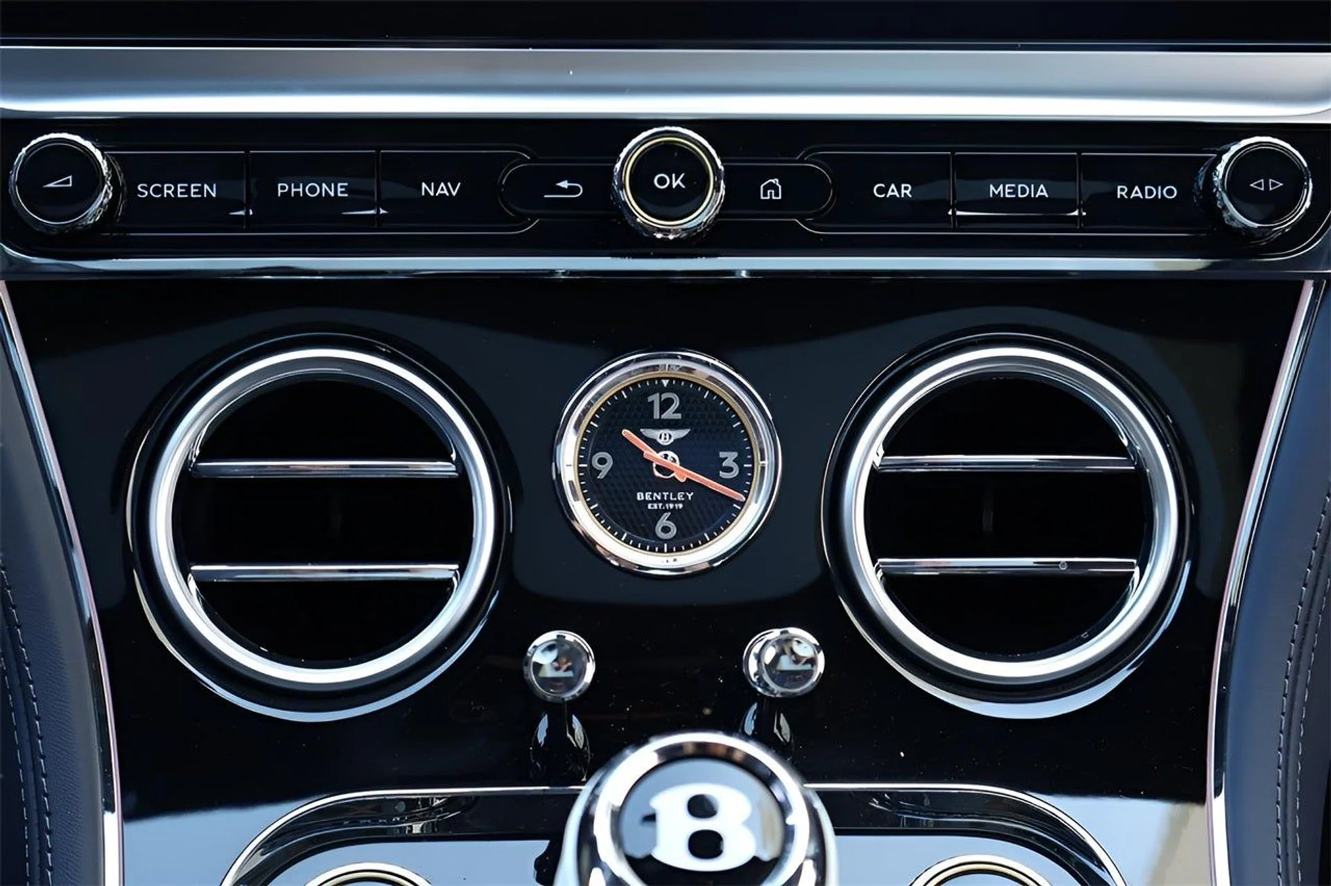 mph027_3033941771_28_b9be857533