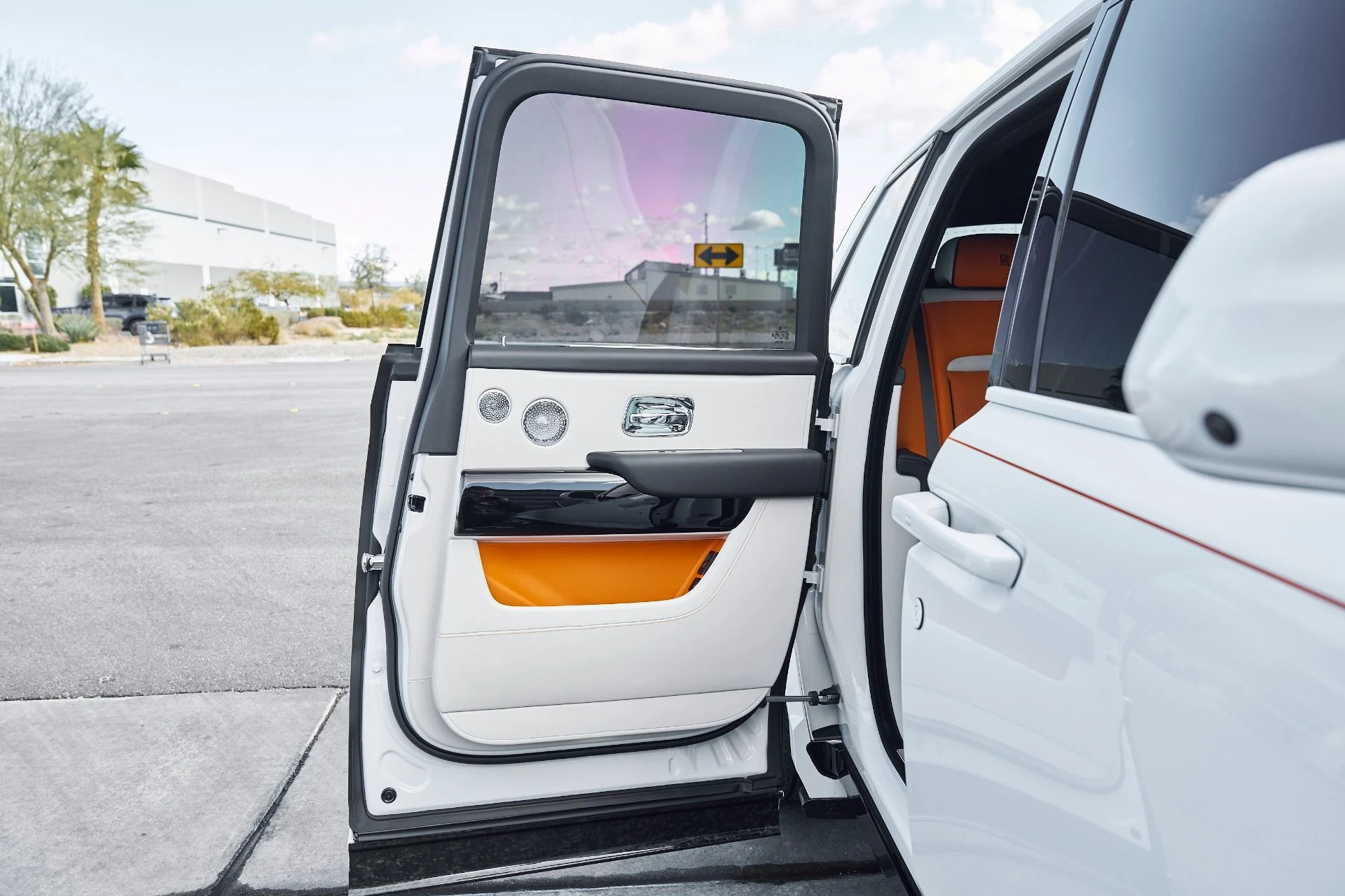 mph027_3043258055_Used_2026_Rolls_Royce_Cullinan_Base_1766884743_af0cc8388a