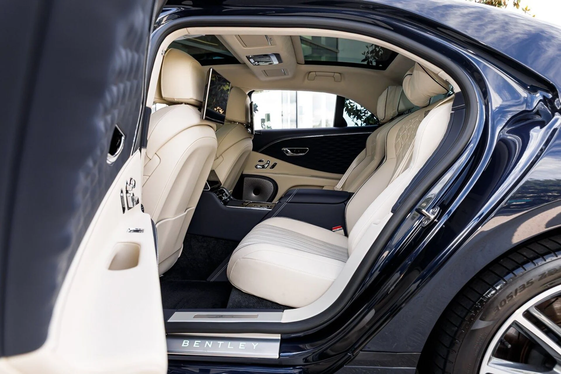 mph027_3043631131_4d2e729338b52fd8cec966b49aa56bb8x_a1ef2573fc