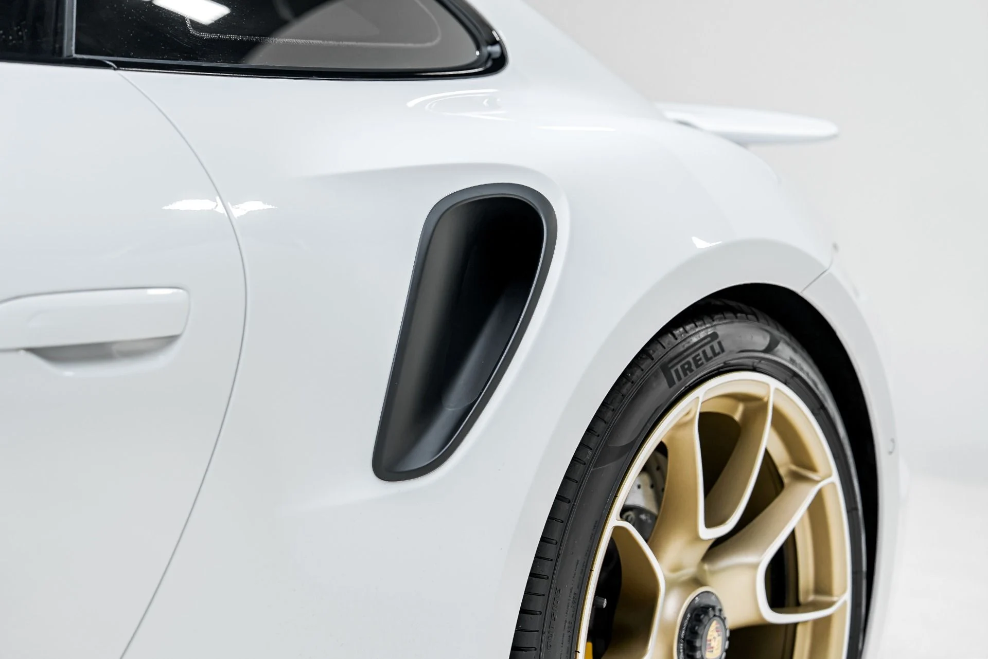 mph027_3044445249_Used_2022_Porsche_911_Turbo_S_1788393889_a1cea9ea89