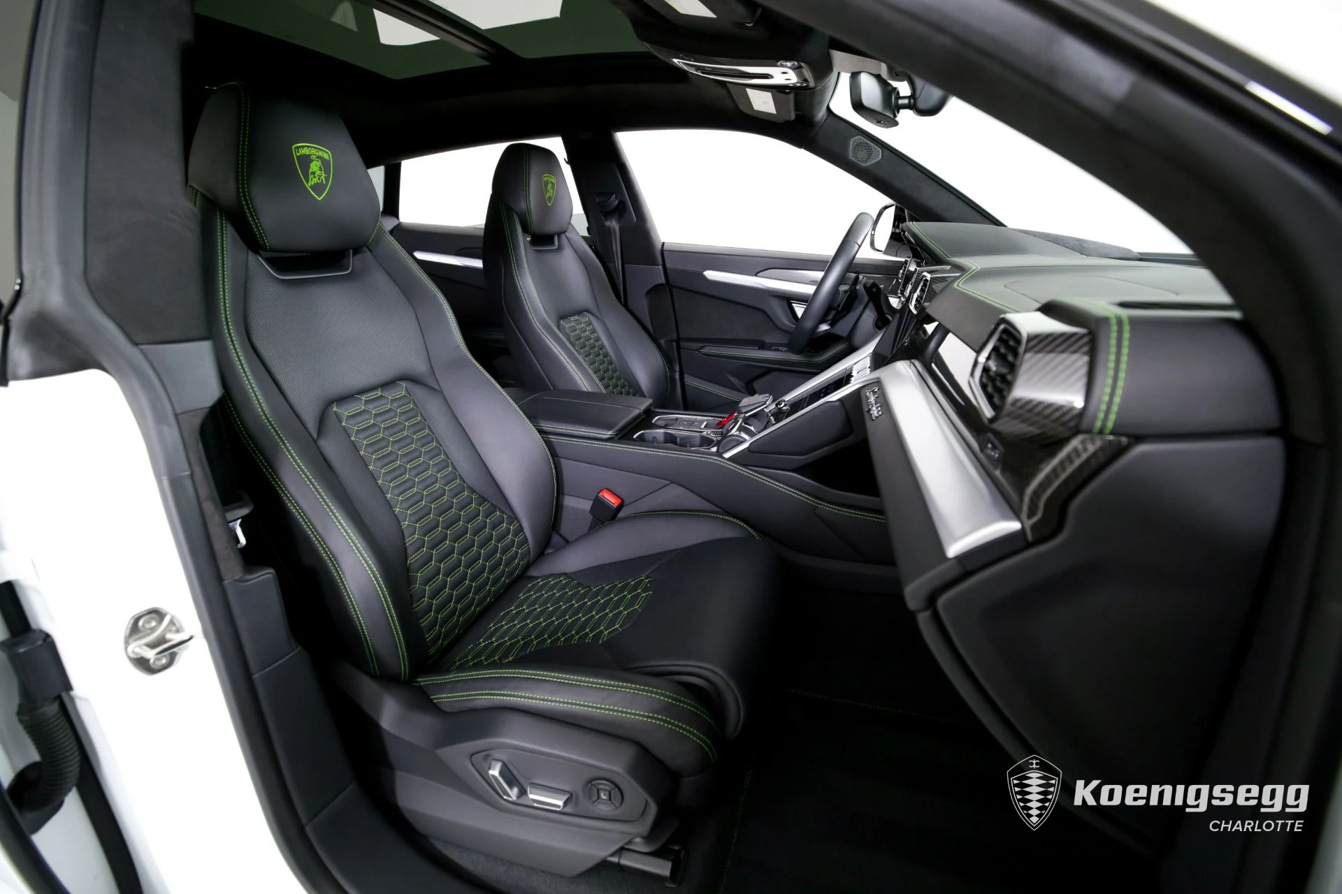mph027_304678463_Used_2019_Lamborghini_Urus_1714496214_48a459d33c
