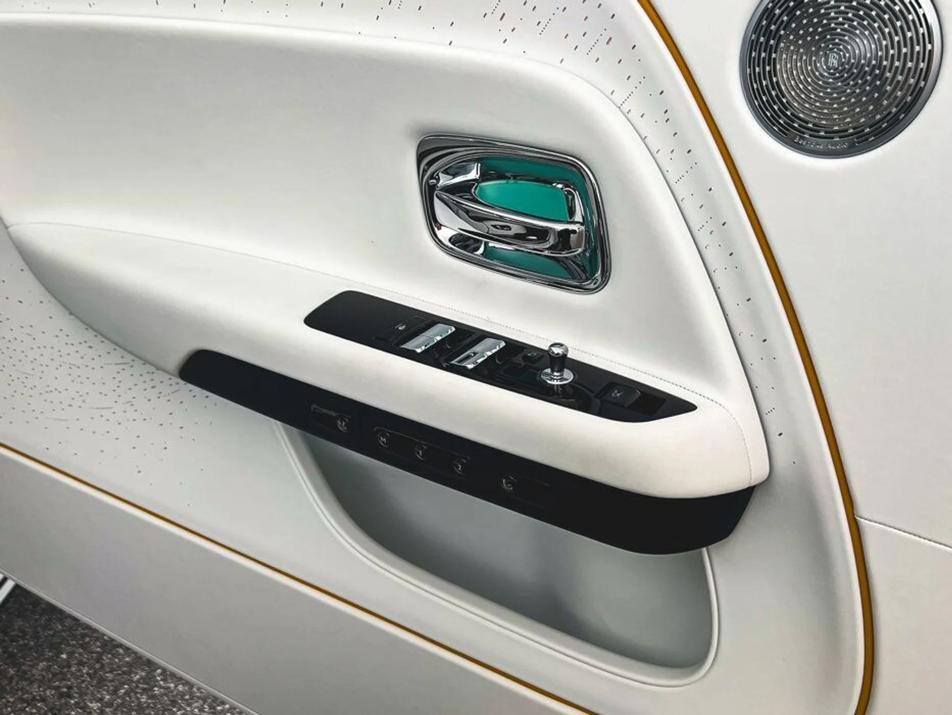 mph027_3051125024_bda93fcb34f28529d49fb671cc23f935x_5a24b51fc7