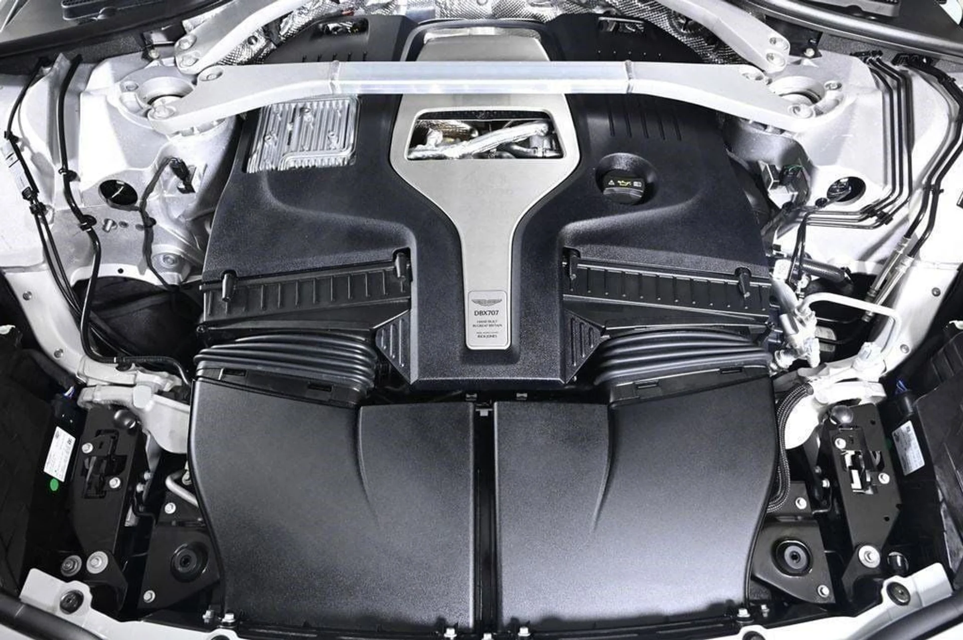mph027_3051623843_new_2025_aston_martin_dbx_707awd_11350_22854859_27_1024_3a338c5ef2