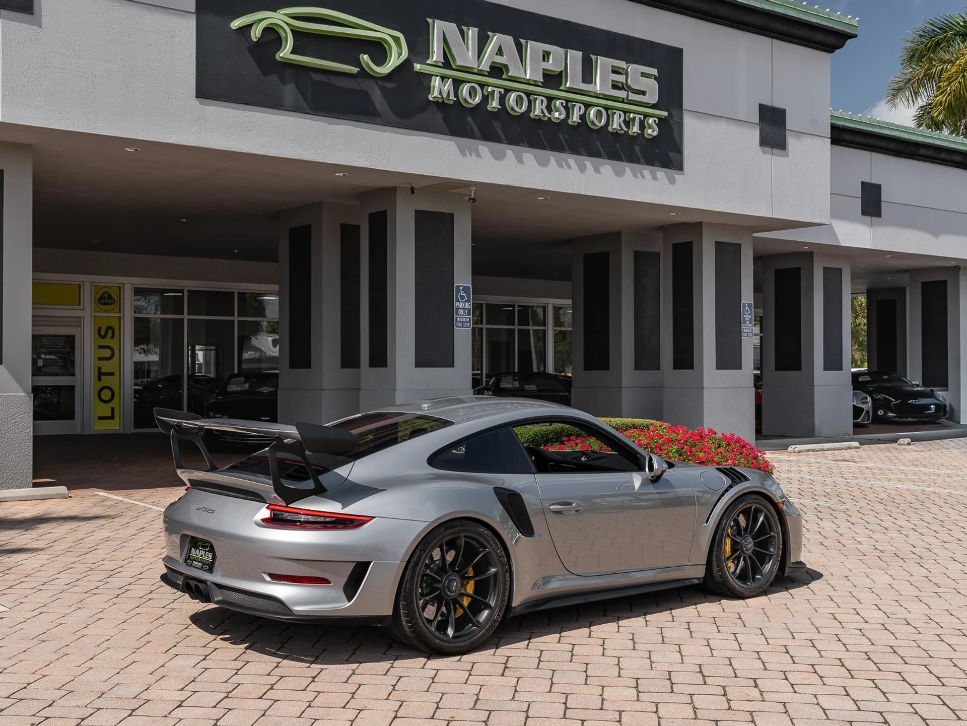 mph027_3054451400_Used_2019_Porsche_911_GT_3_RS_1771496242_416ec156d9