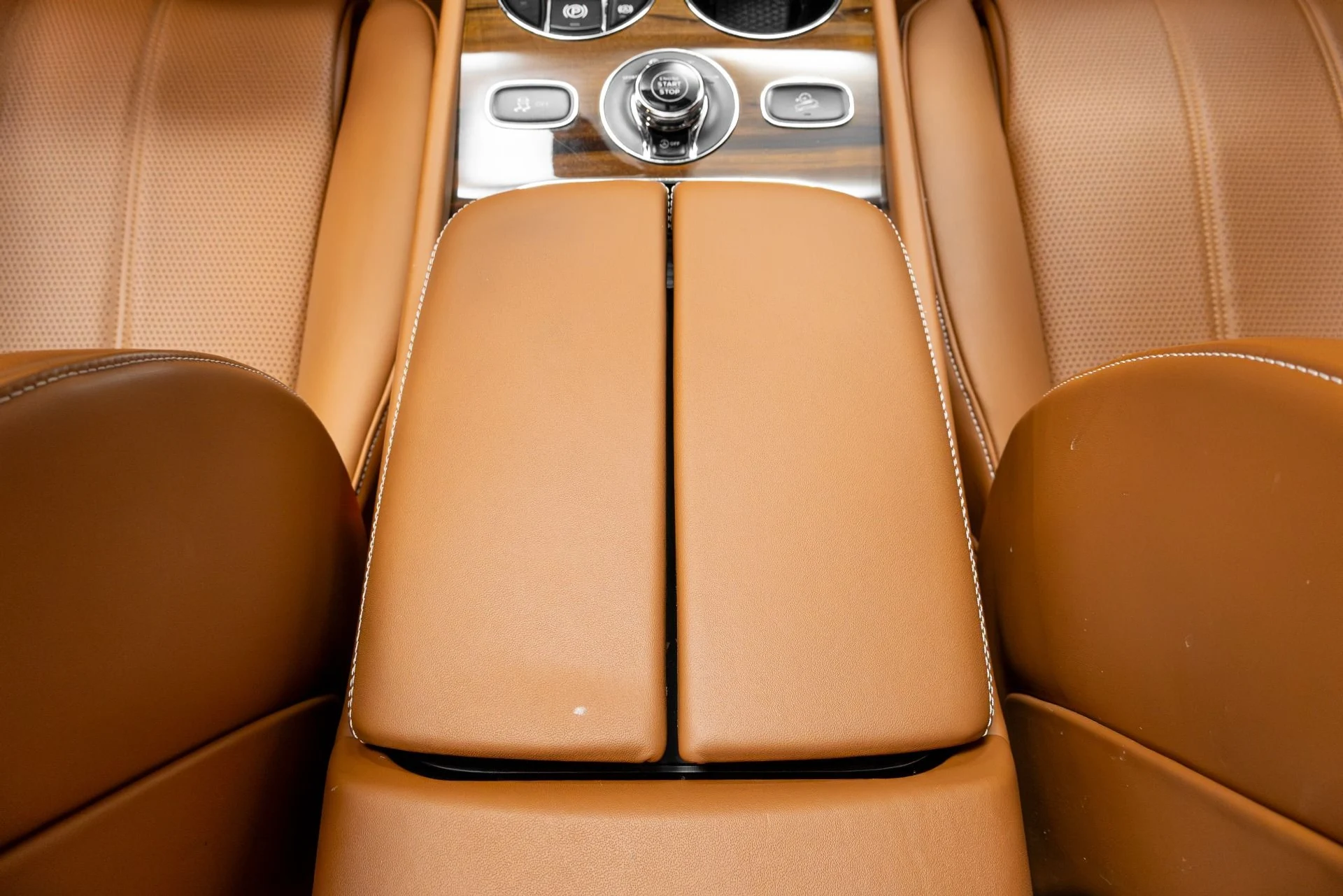 mph027_3058399069_Used_2019_Bentley_Bentayga_V8_1771459975_463117e315