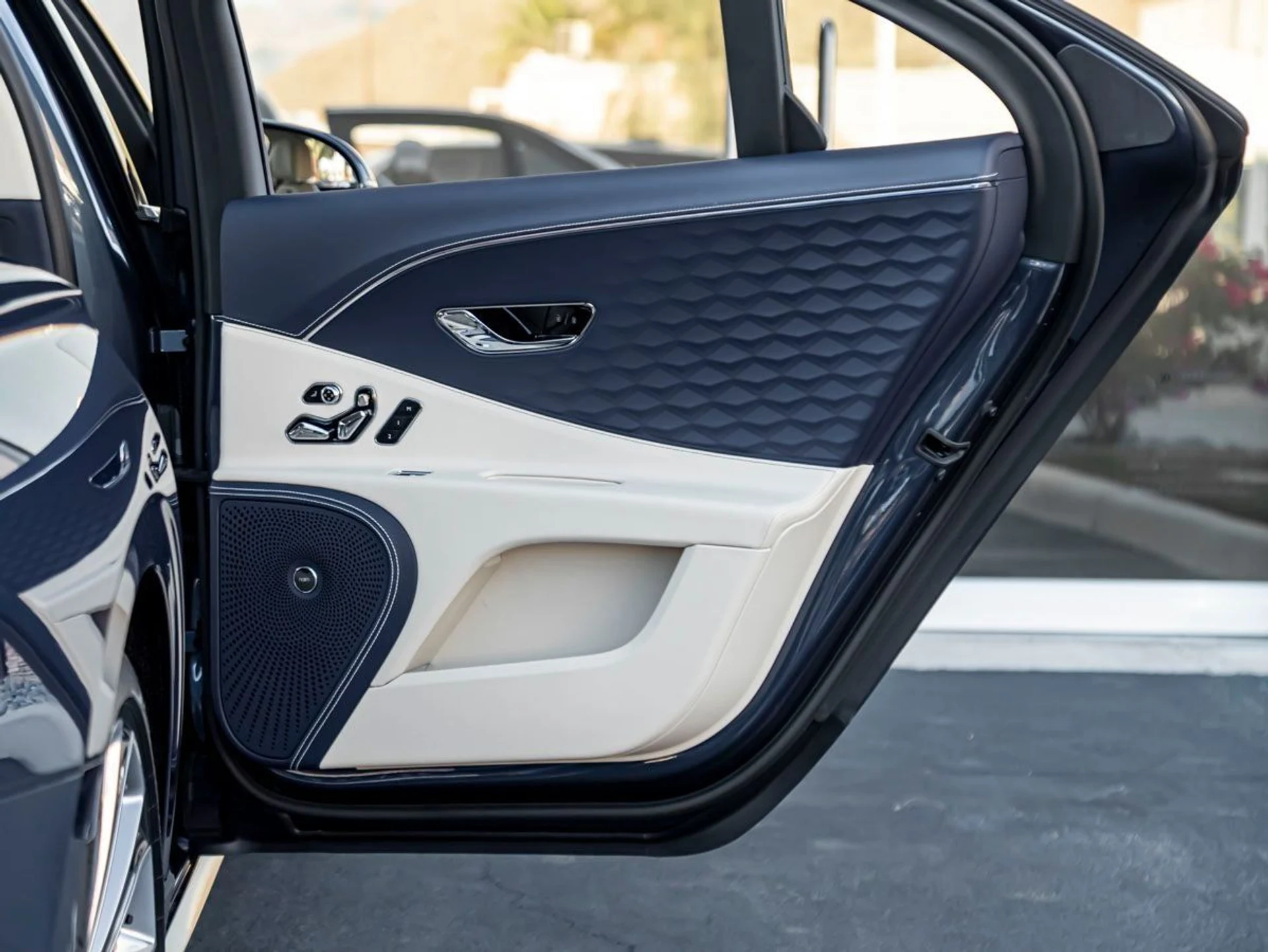 mph027_3060701209_28_333952a0e2