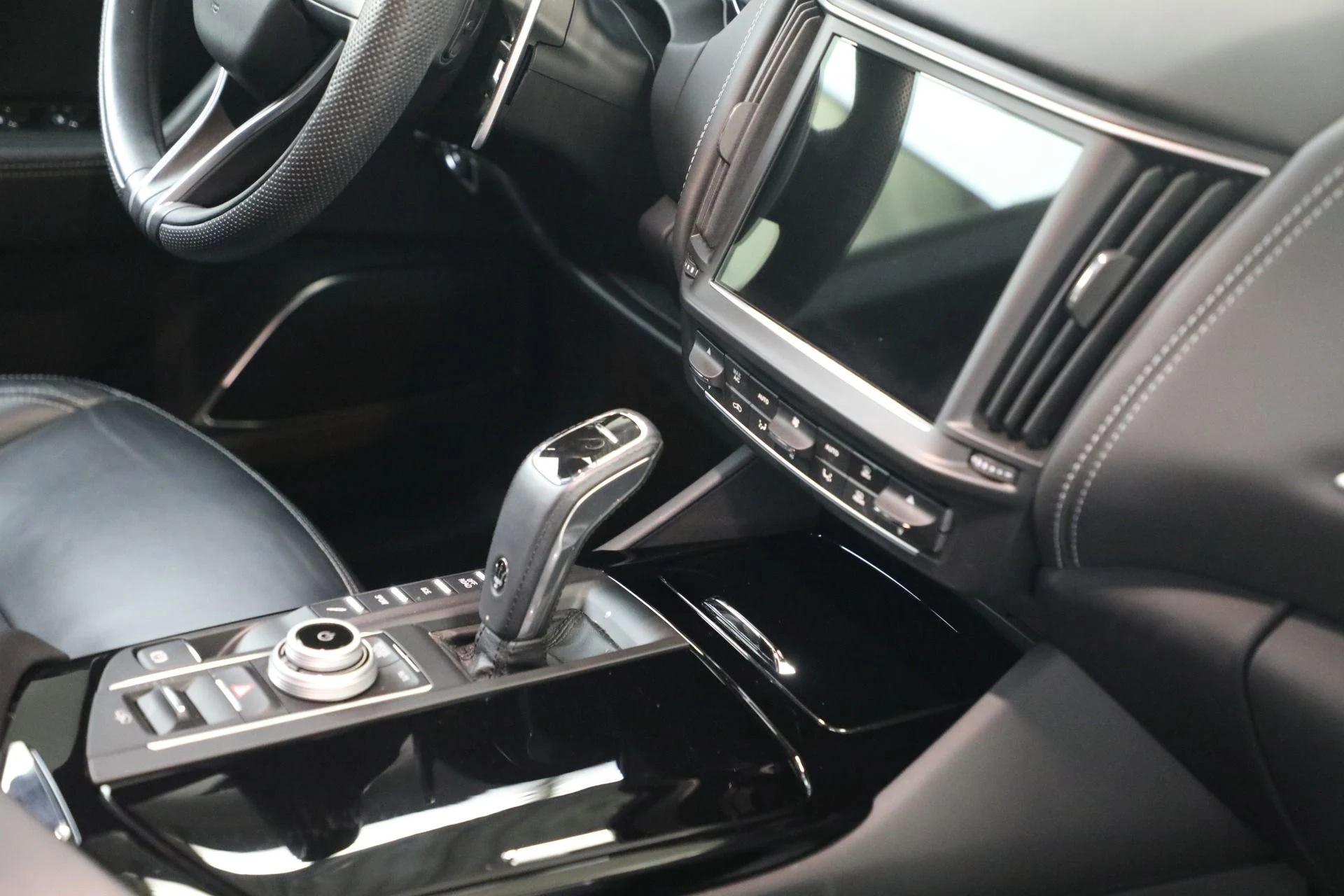 mph027_3074099140_Used_2023_Maserati_Levante_GT_1790173129_a33b246410