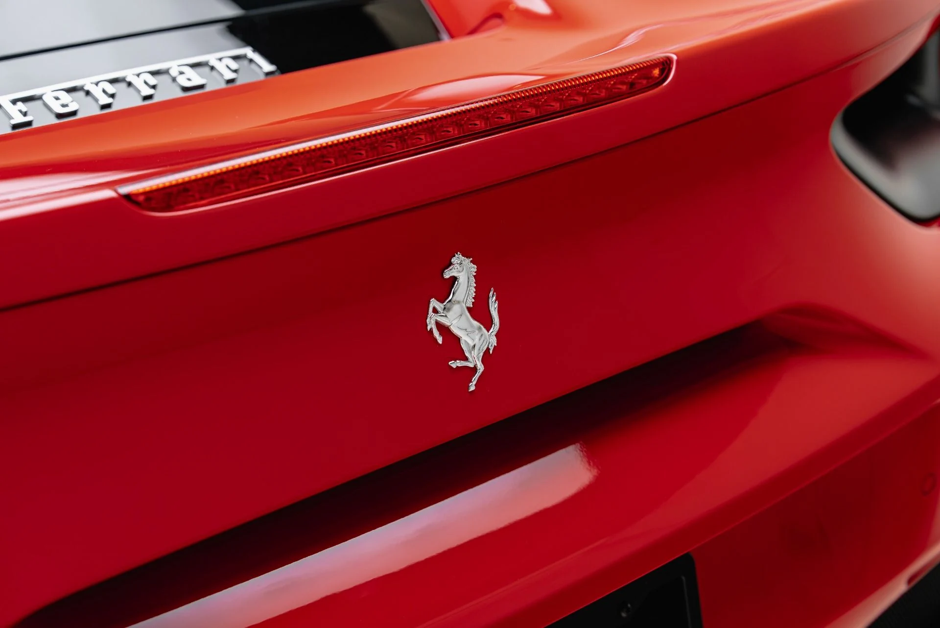 mph027_3077885119_Used_2018_Ferrari_488_GTB_1784764950_138f2a63d7