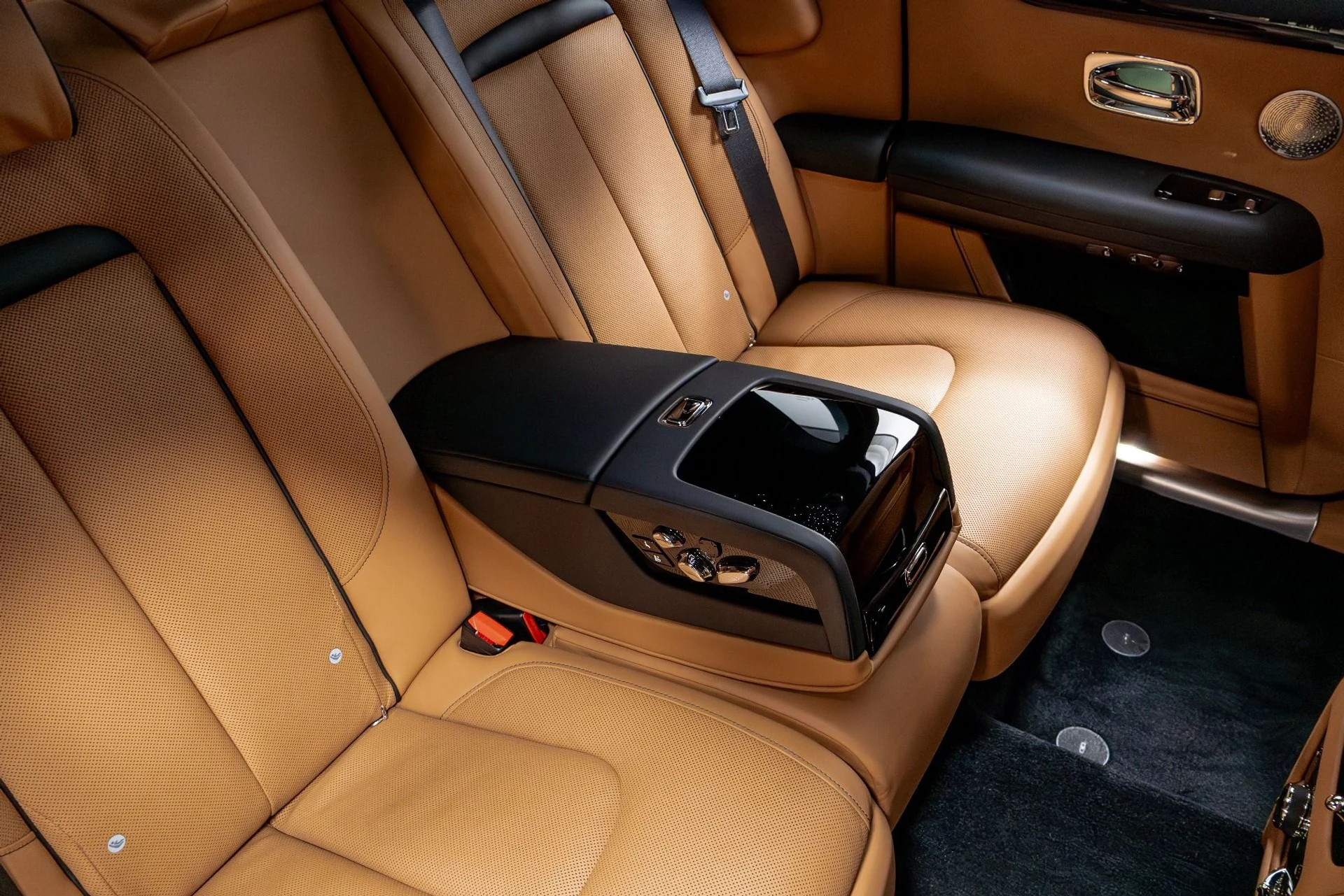 mph027_3079522477_Used_2022_Rolls_Royce_Ghost_1776785010_9176b5ac02