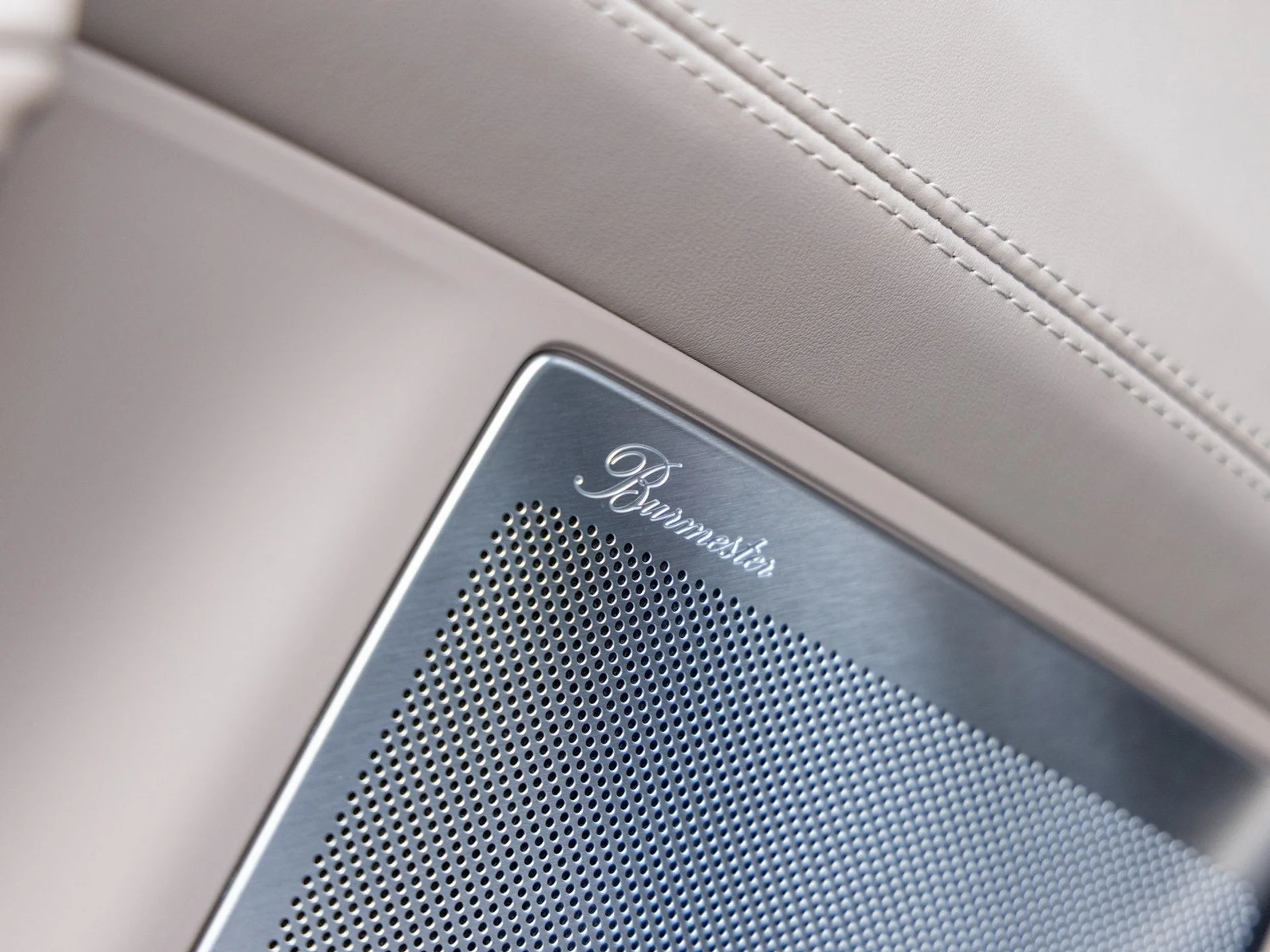 mph027_3082340981_28_376382a66b