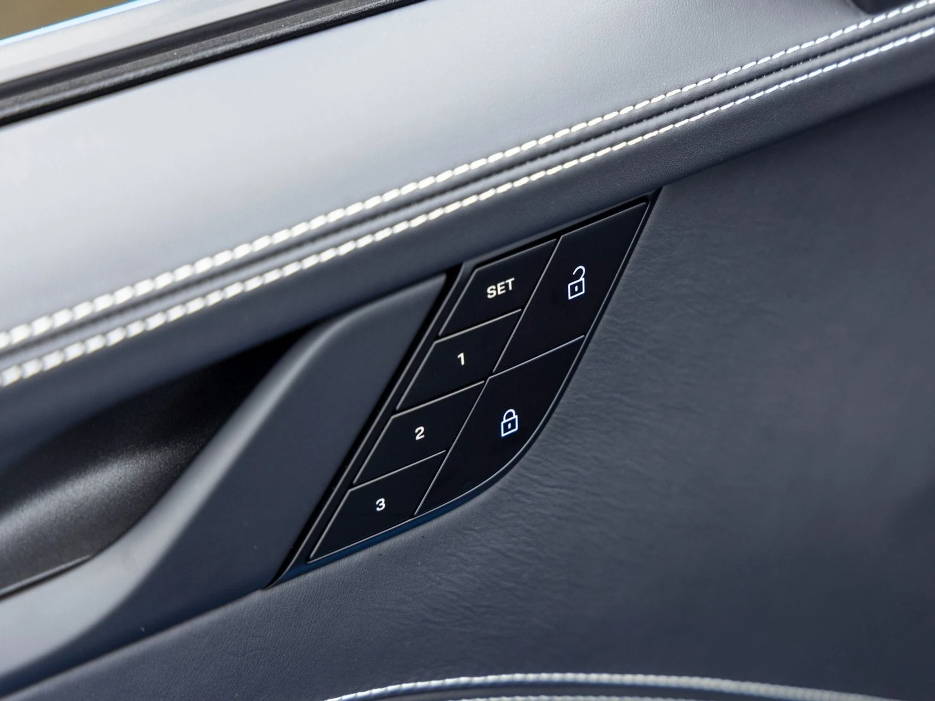 mph027_3083740020_28_32314bf4ad