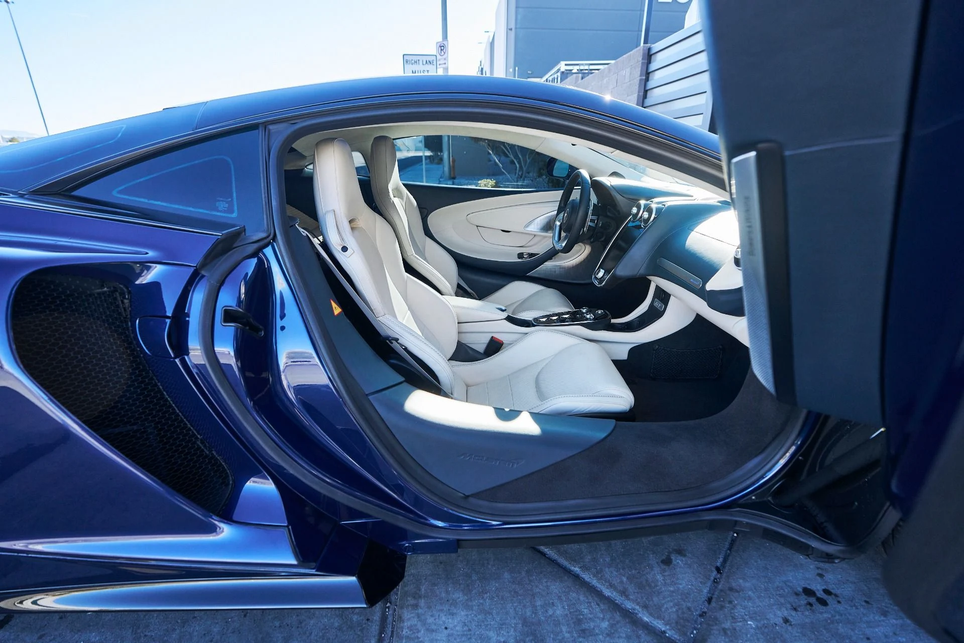 mph027_3088443580_Used_2022_Mc_Laren_GT_Base_1765245112_554b7e57ee