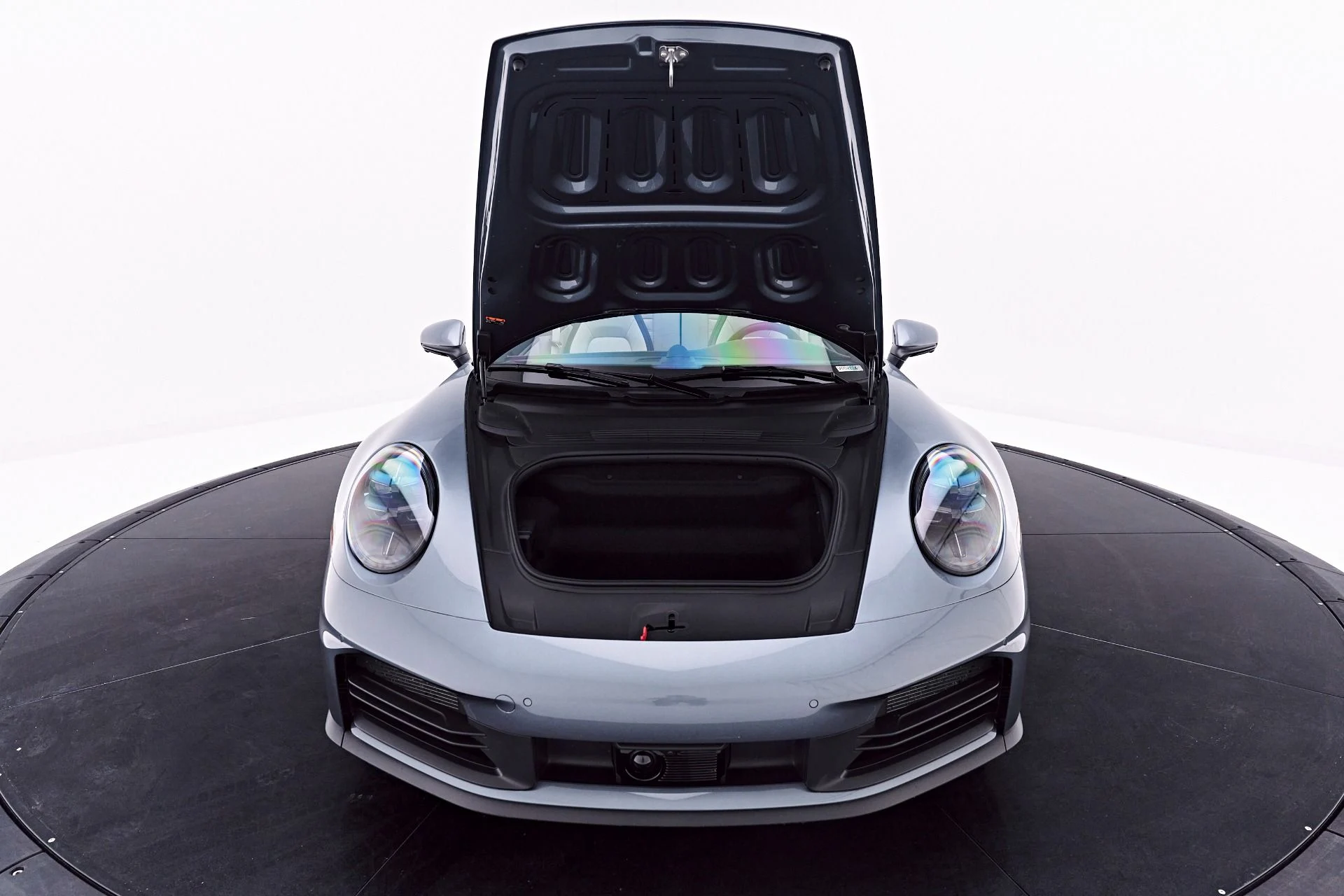 mph027_3091798018_Used_2025_Porsche_911_Carrera_1777504774_e9a4ccfd76