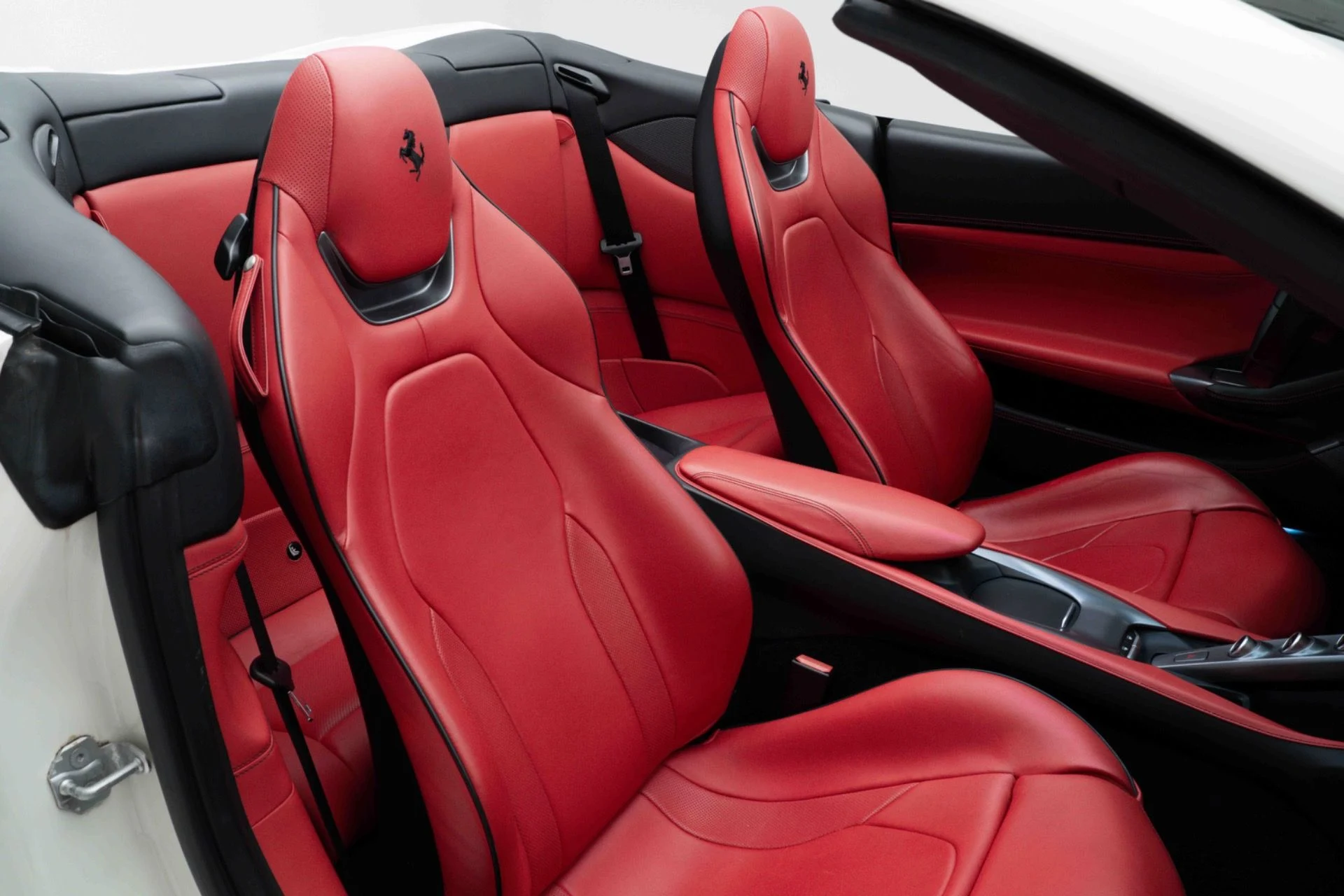 mph027_3093468718_Used_2020_Ferrari_Portofino_1774467211_86359075a6