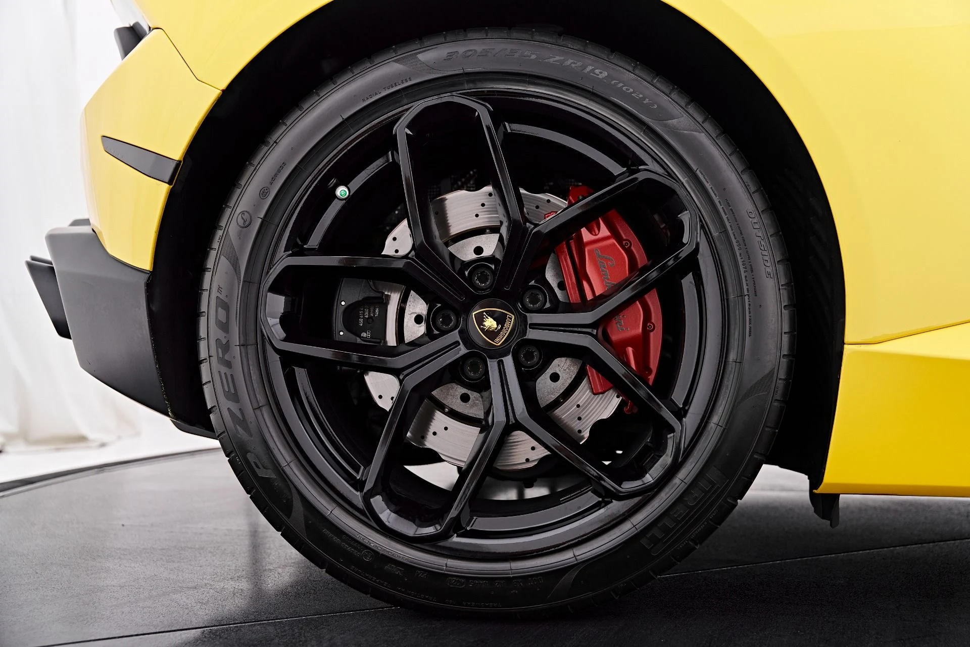 mph027_3109494418_Used_2017_Lamborghini_Huracan_1786046257_5eb1de549e