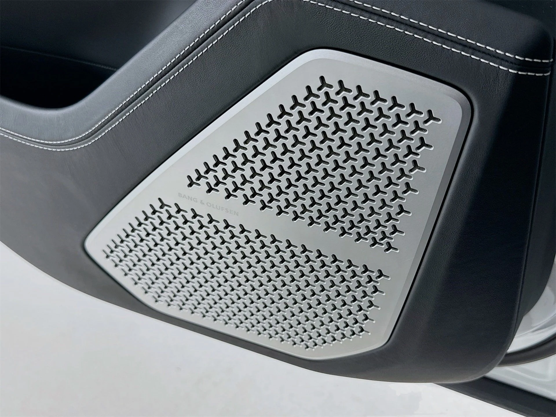 mph027_3111306387_32083e26864bc68fb1f29d1323986591x_ec255d4d40