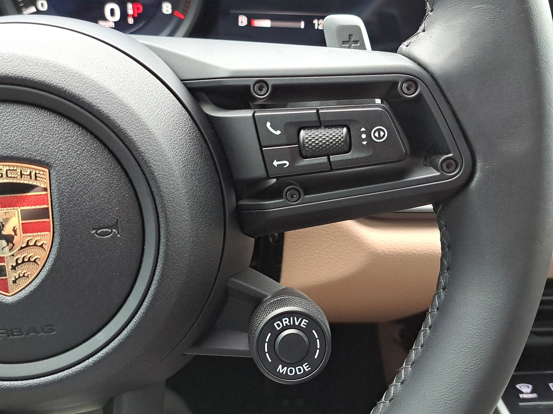 mph027_3114093396_0c46e1146ed046485f6336420df6bc64x_5fb5de00ce