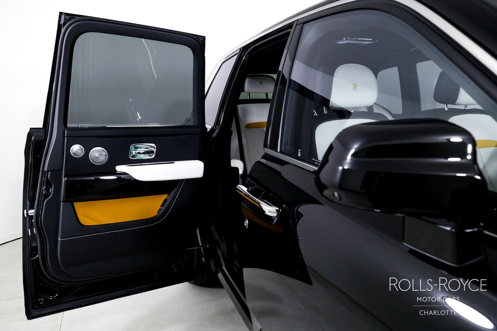 mph027_3119631492_Used_2025_Rolls_Royce_Cullinan_1746196138_93437fc1d7