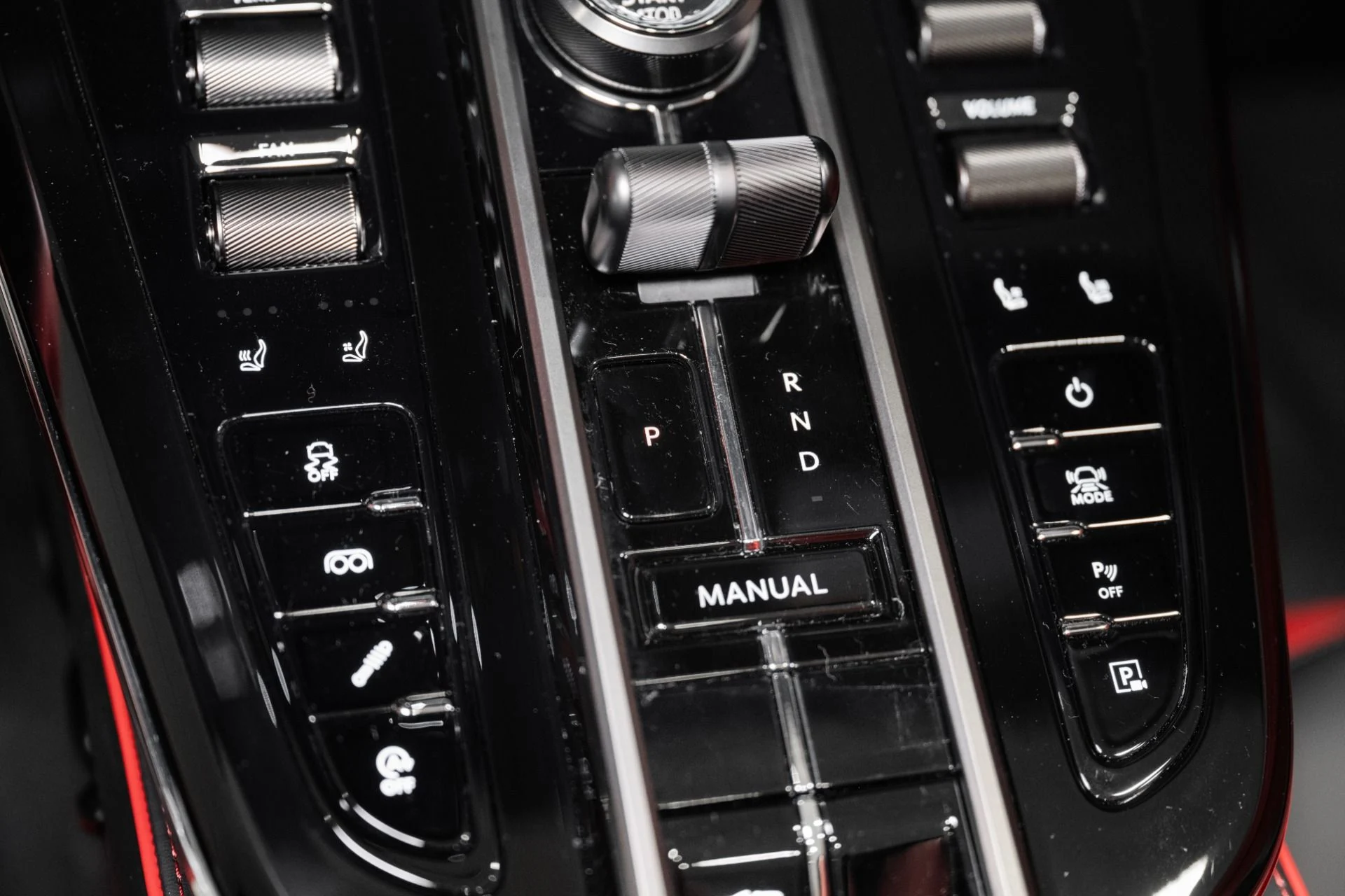 mph027_3120390191_New_2026_Aston_Martin_Vantage_S_Roadster_1781710723_6e6202f2a7
