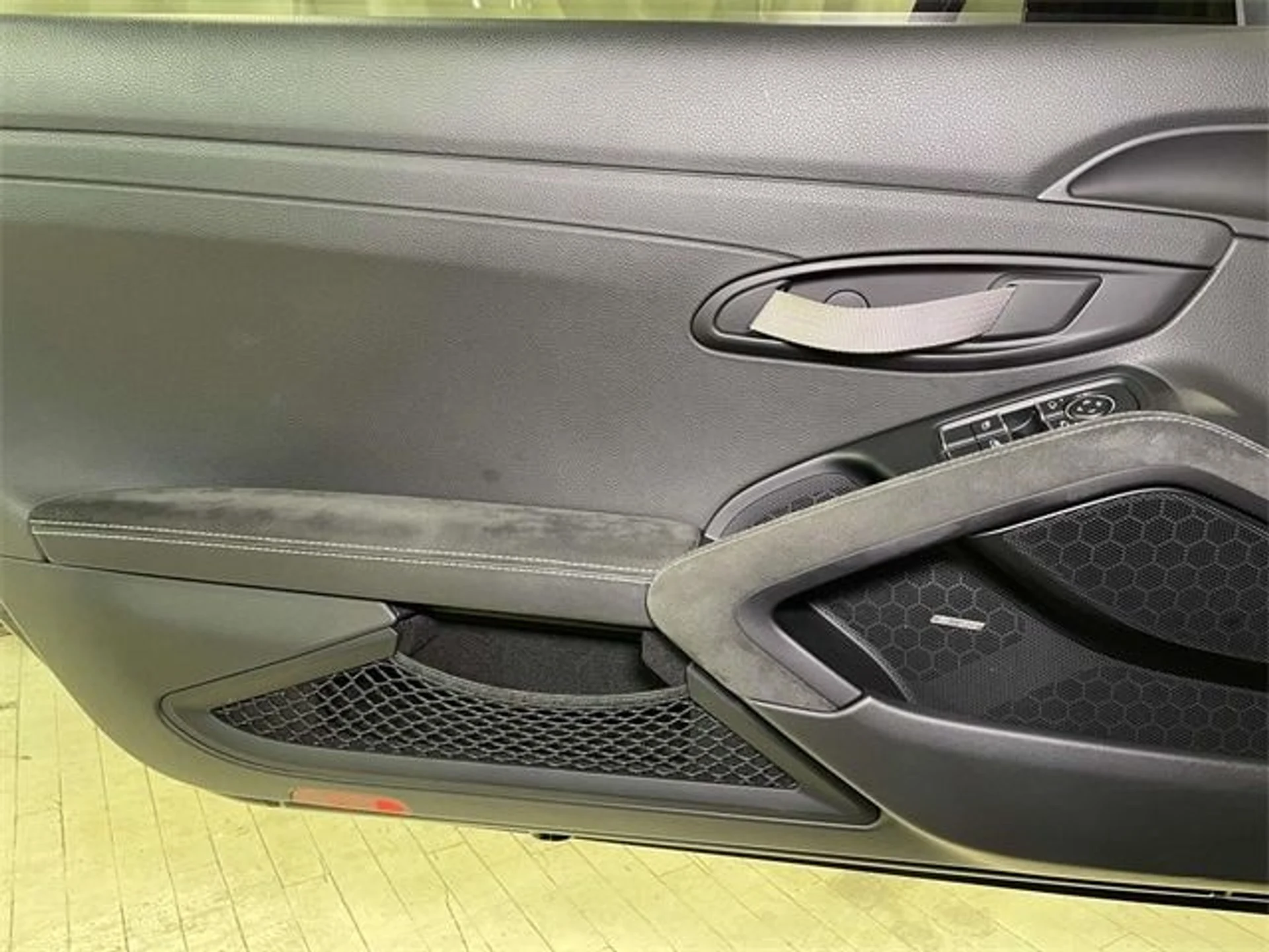 mph027_3132143501_01701957a6d40f49004eeafa740b0f20x_fe566aee01