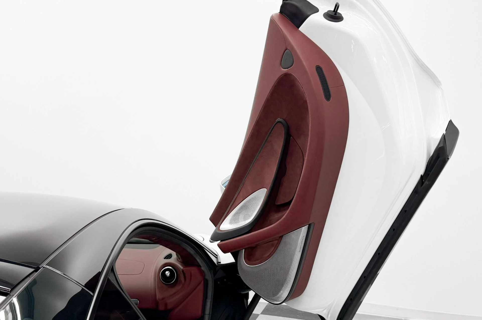 mph027_3137990962_Used_2021_Mc_Laren_GT_Leather_and_Alcantara_Interior_Bowers_and_Wilkins_Audio_1785172366_de77b58ab9
