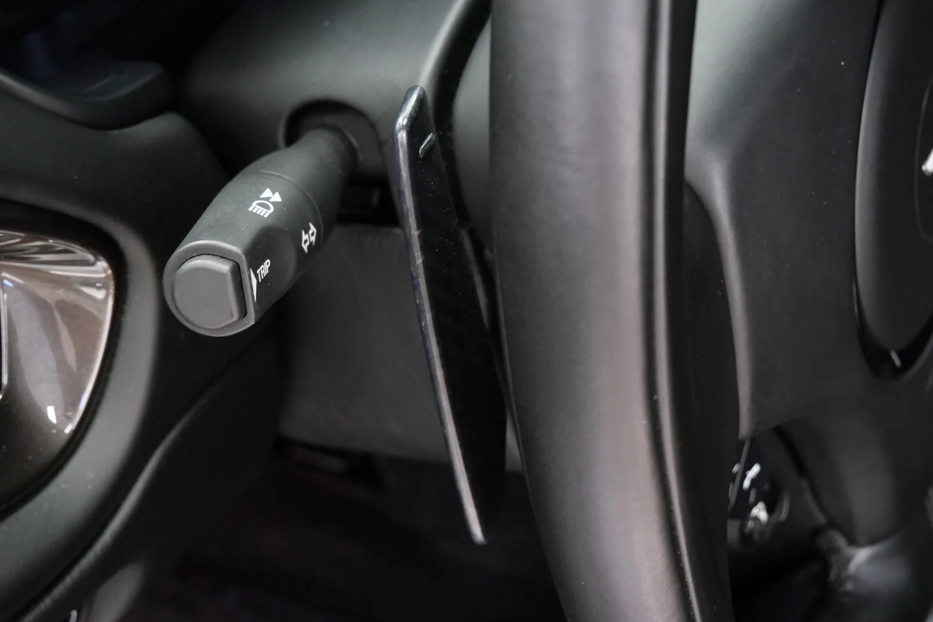 mph027_3137991430_Used_2014_Aston_Martin_Vanquish_AML_Color_V12_Power_Awesome_Sound_1781289634_0b9d631110