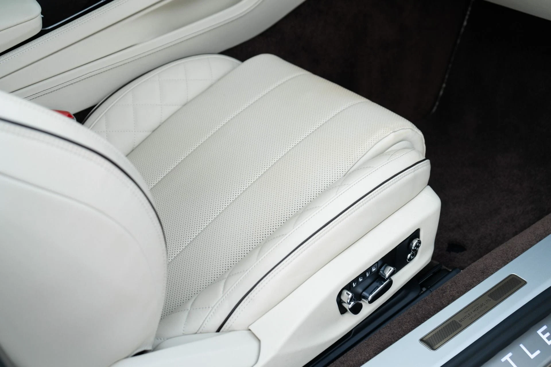 mph027_3141370494_Used_2022_Bentley_Continental_GT_V8_1761245166_9e7beff60a