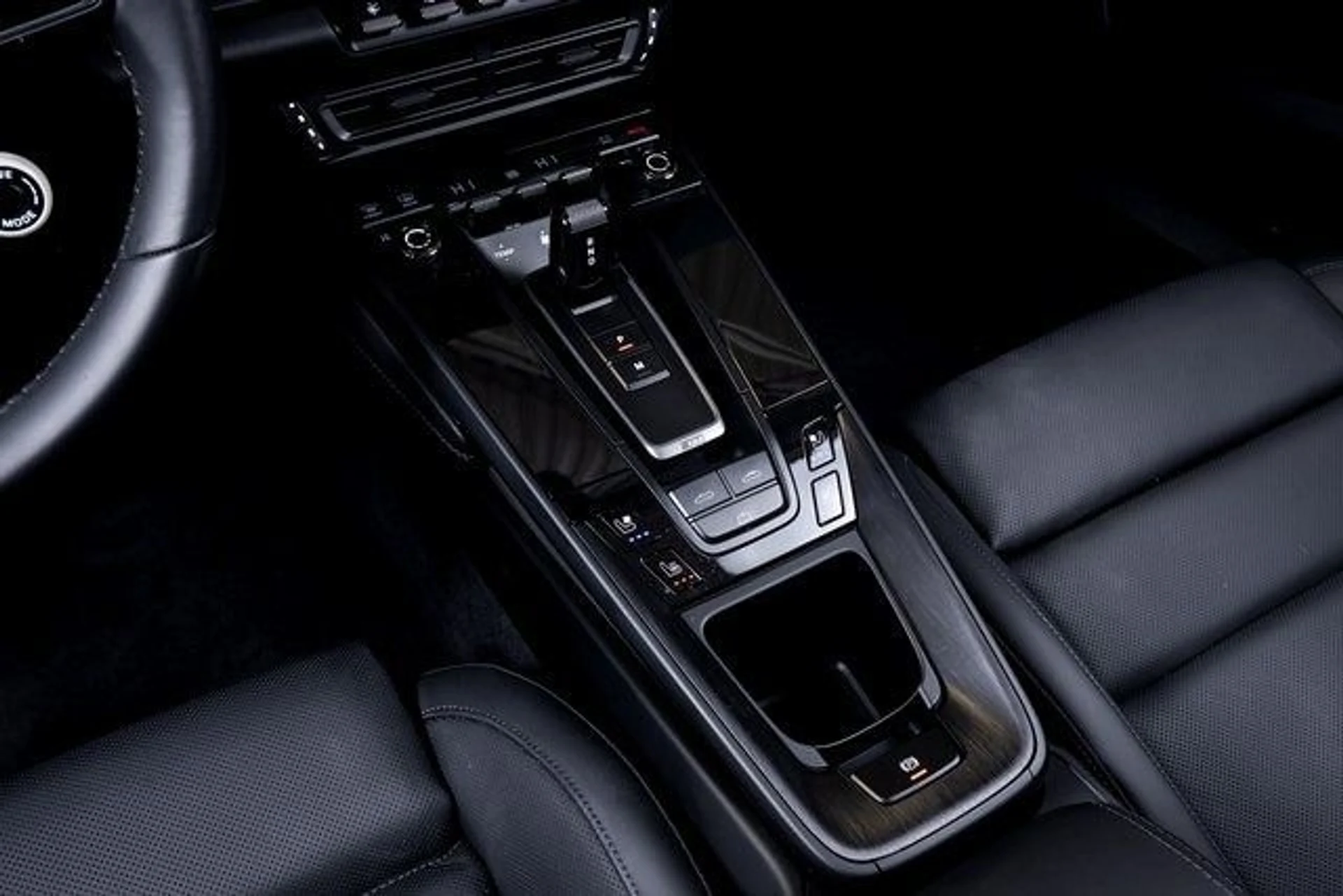 mph027_3154462407_e180c1458bfe4b32478274d00b1ce95cx_28a57b19eb