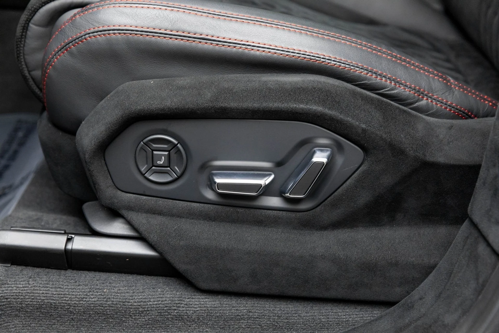 mph027_3156692580_28_cdd3378da6