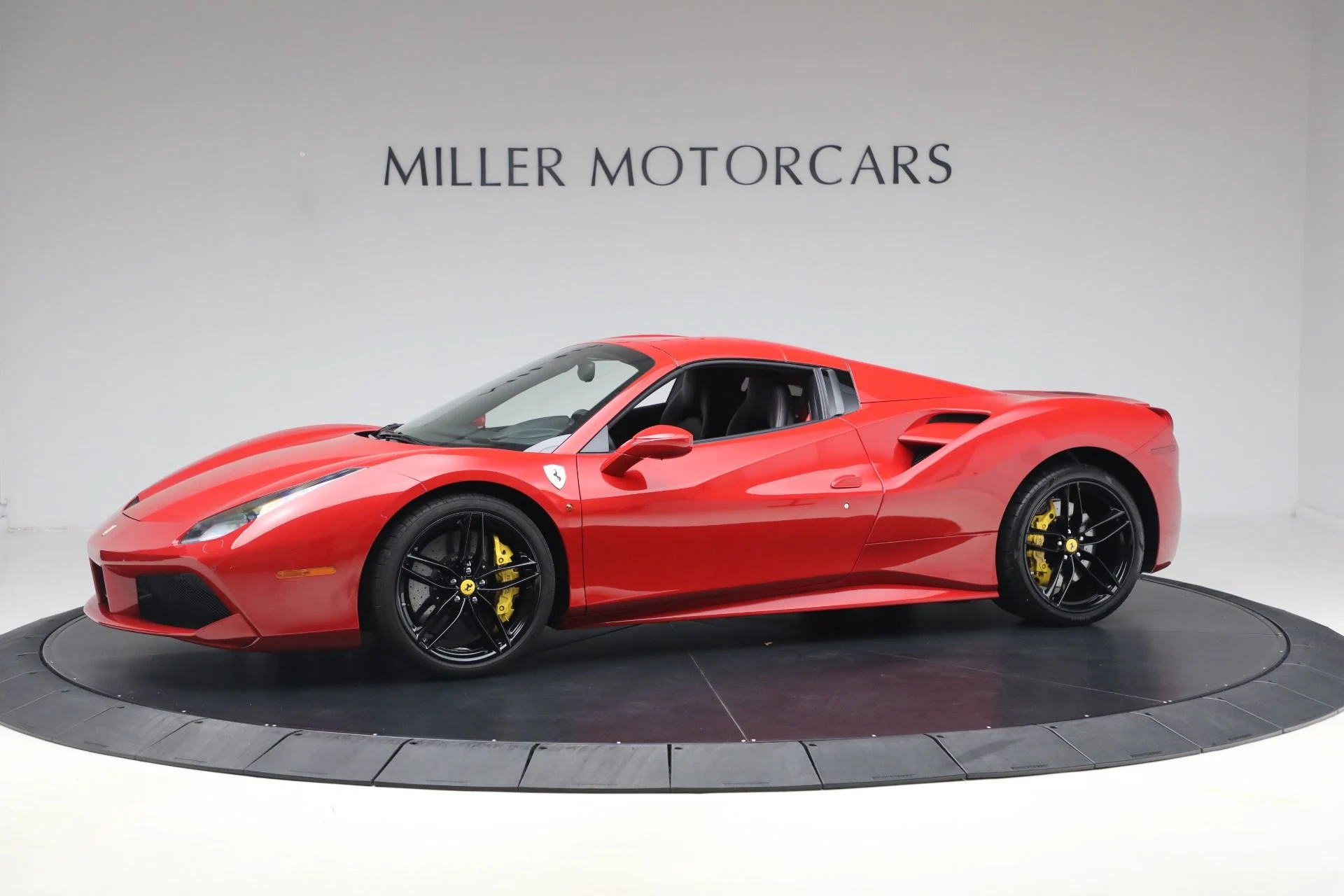 mph027_3161547076_Used_2019_Ferrari_488_Spider_1792598381_0ce77d1a70