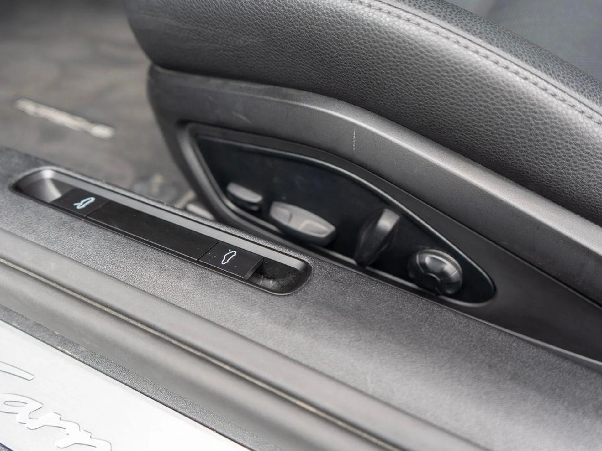 mph027_3165005991_g_Qf_ZZ_Fl_C2_XZZE_Yog_O_M6_ZG_Vr0_Y_f71a355bd7