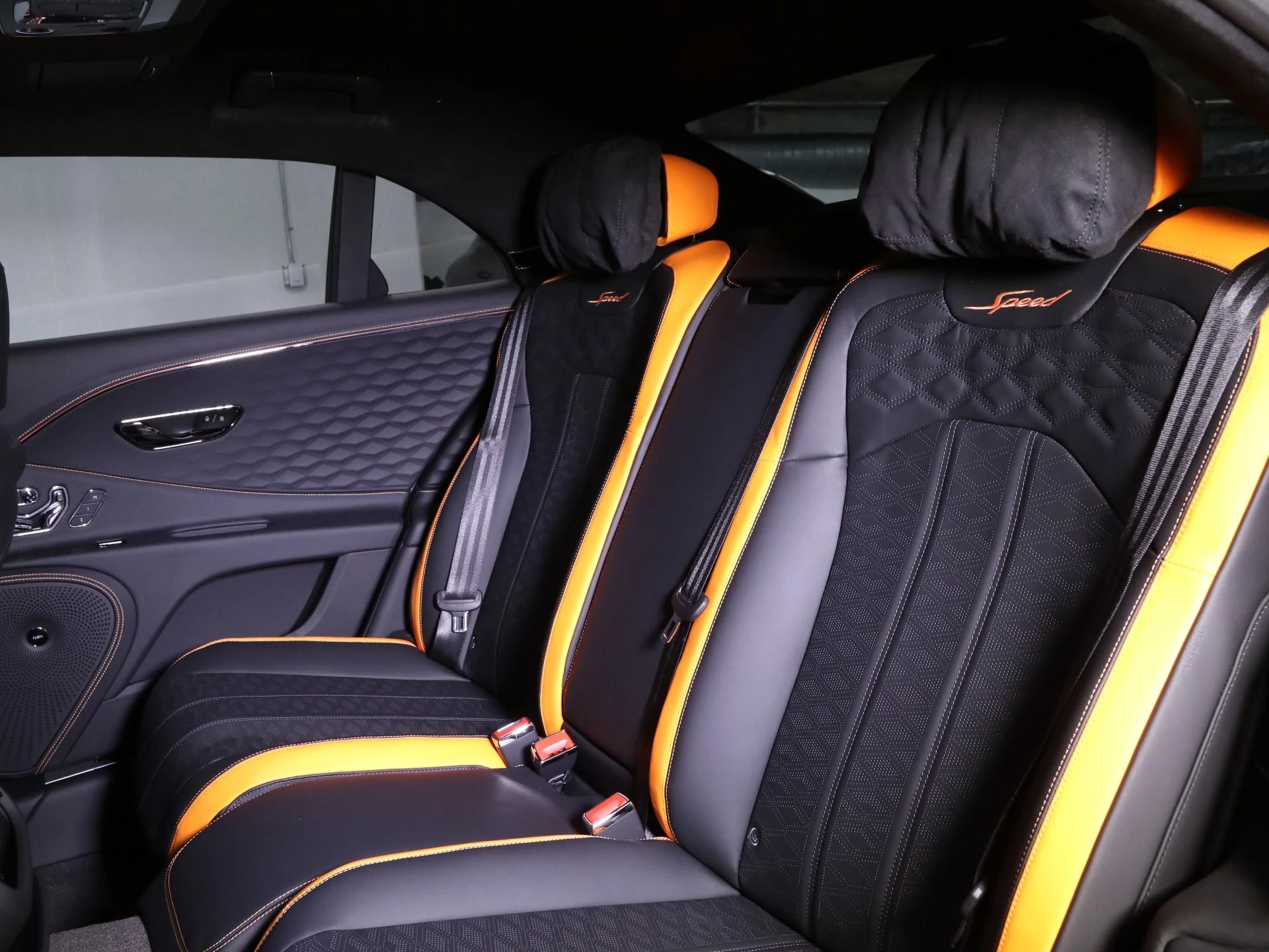 mph027_3169237703_New_2025_Bentley_Flying_Spur_Speed_1756397611_17e980c328