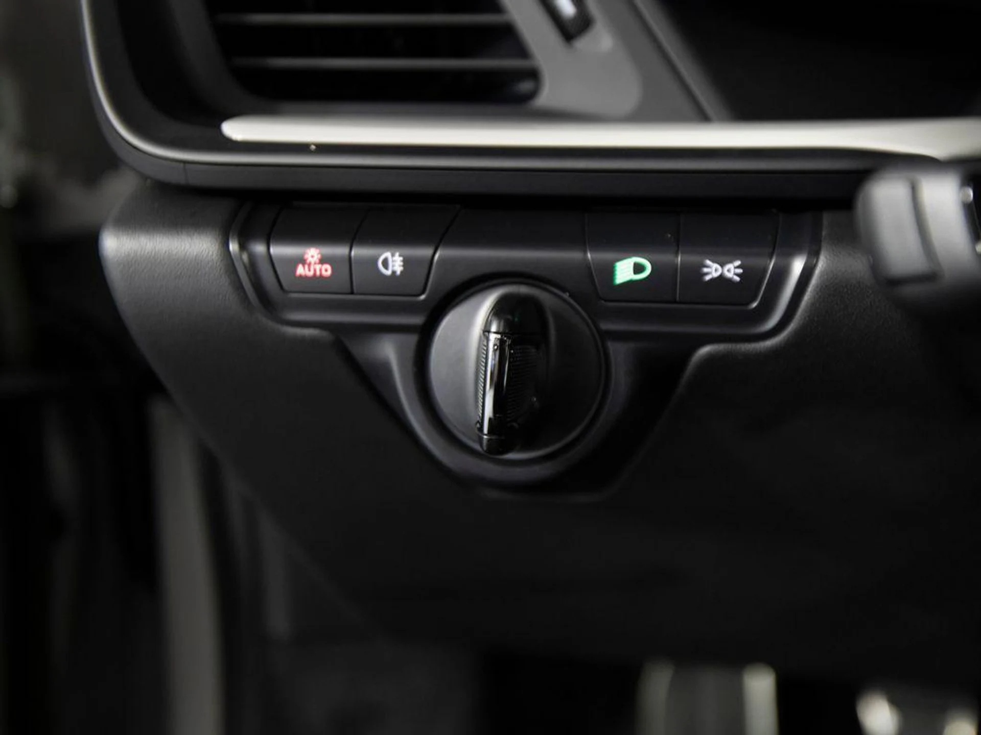 mph027_3170423851_UX_o4j9k0g_W_Qid57otl3_FM_6_Wkg_81dabc40fd