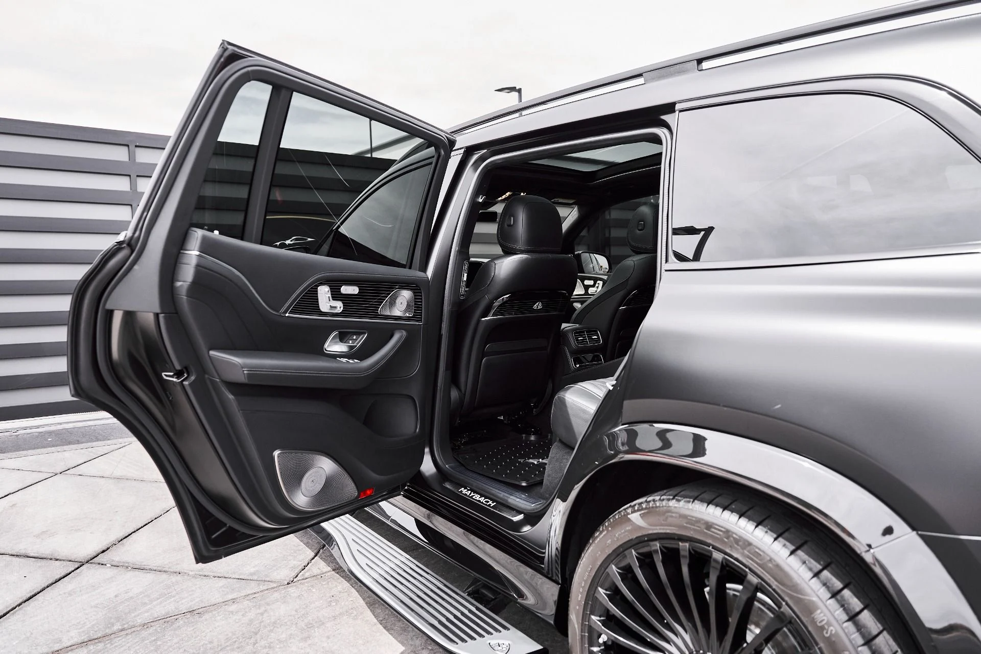 mph027_317069447_Used_2024_Mercedes_Benz_GLS_Maybach_GLS_600_1776550589_5babf13414