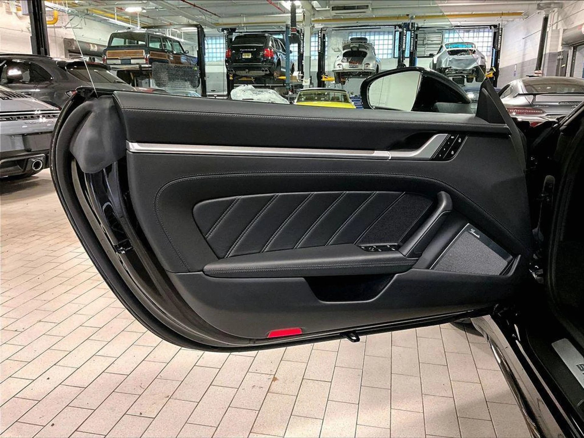 mph027_3177759466_k_C_Lb8_T3x57sp_N_Tr_F_Qe_Za_4i_Ha_VU_bb3d359119