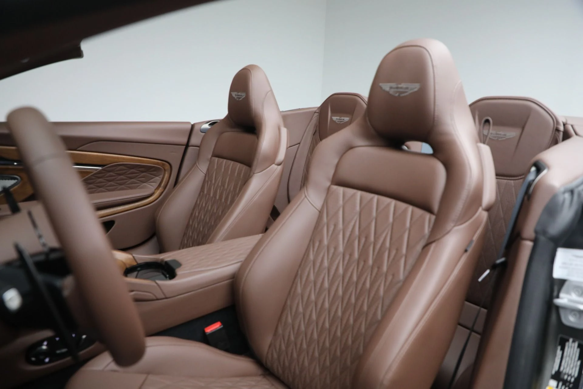 mph027_3178565622_New_2026_Aston_Martin_DB_12_Volante_bf47a9a583