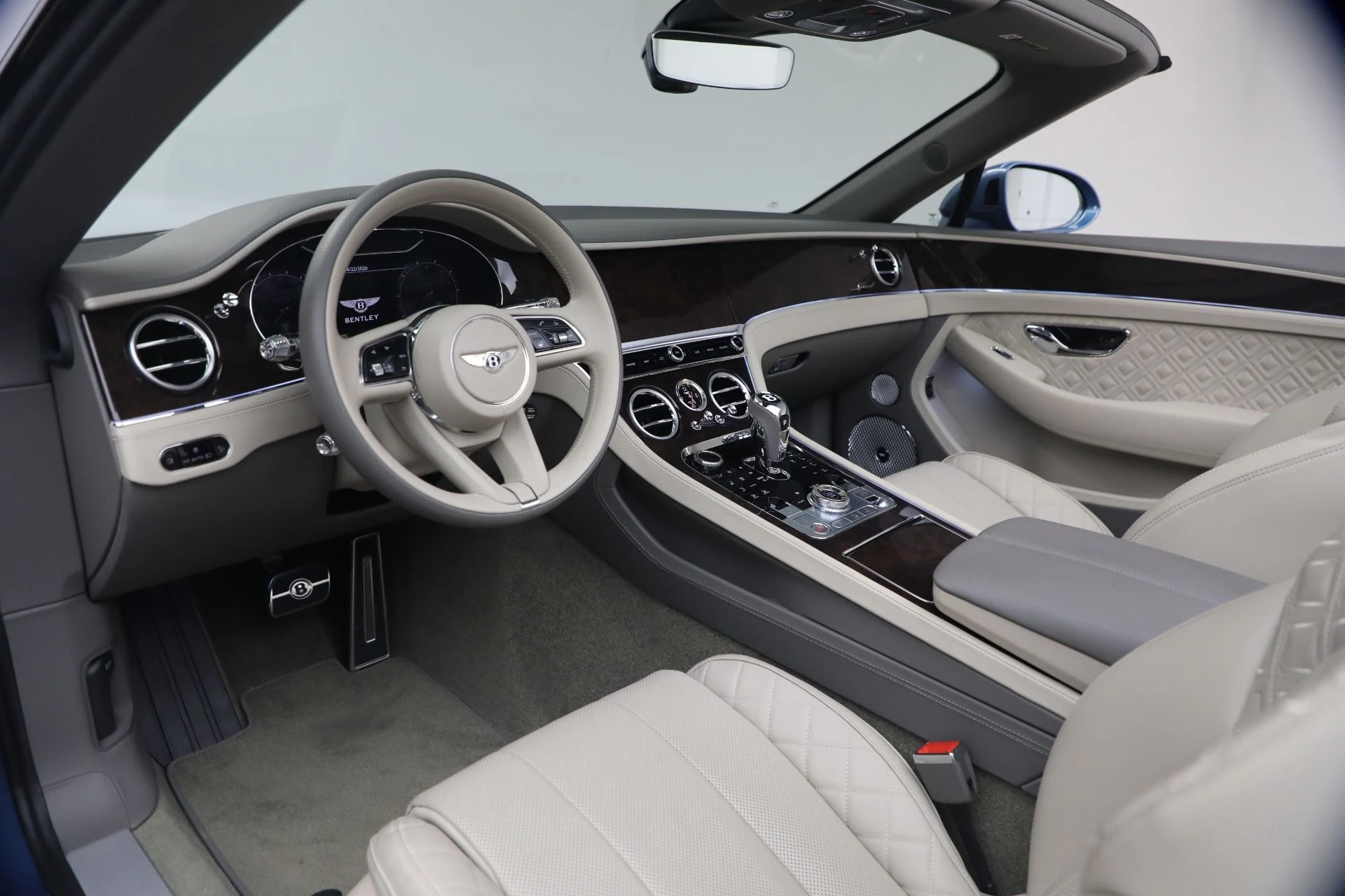 mph027_3186588499_Used_2024_Bentley_Continental_GTC_Speed_1776904722_55f00467c2