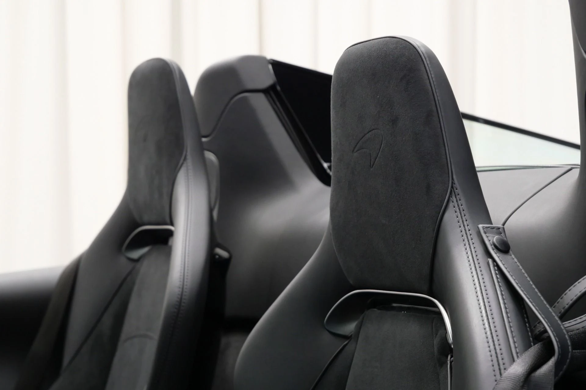 mph027_318832942_Used_2025_Mc_Laren_Artura_Spider_Low_Miles_Exterior_Carbon_Fiber_Upgrade_Pack_Sports_Exhaust_1756157132_1876d8e2f7