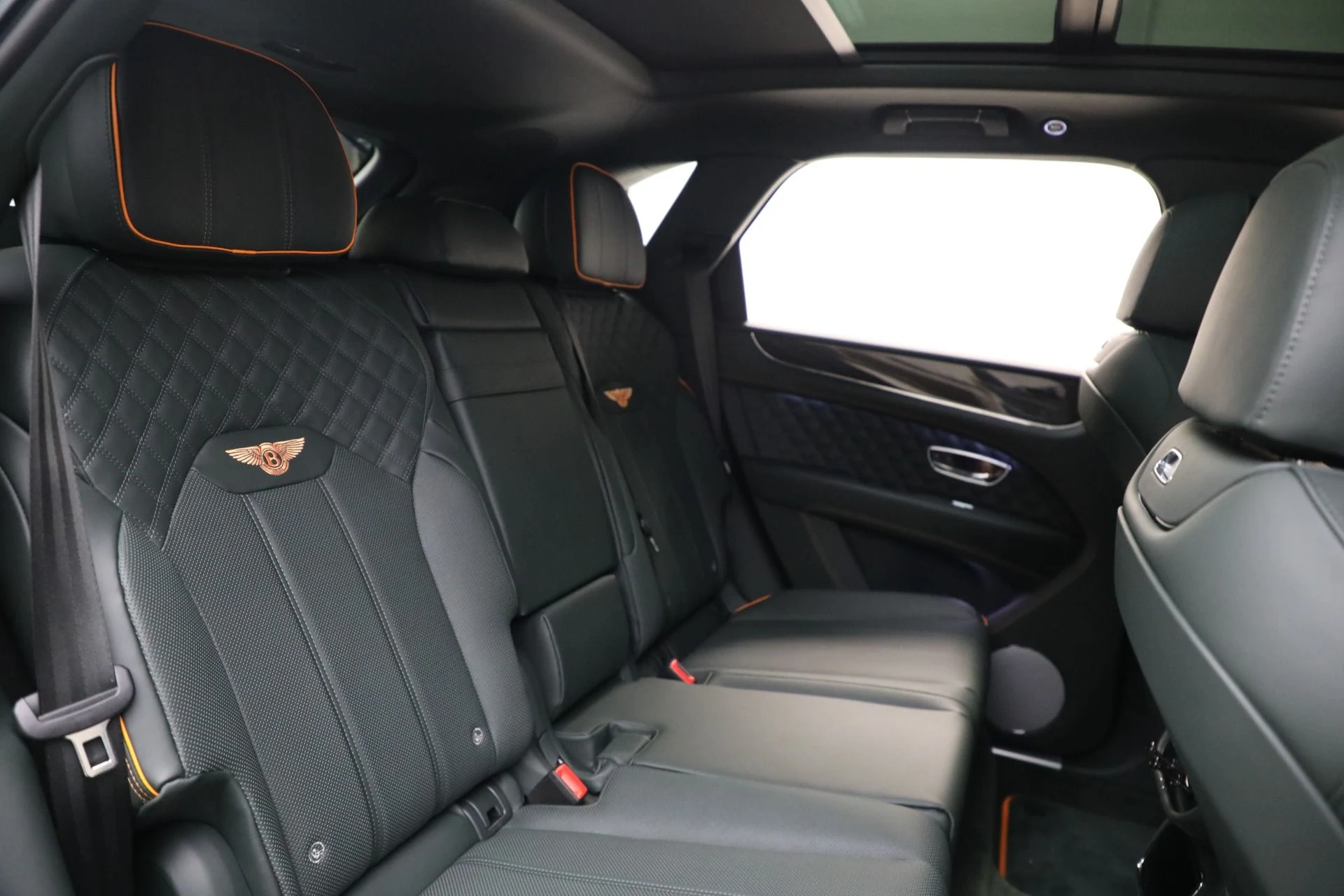 mph027_3200924513_New_2025_Bentley_Bentayga_S_Black_Edition_4e0fa959fa