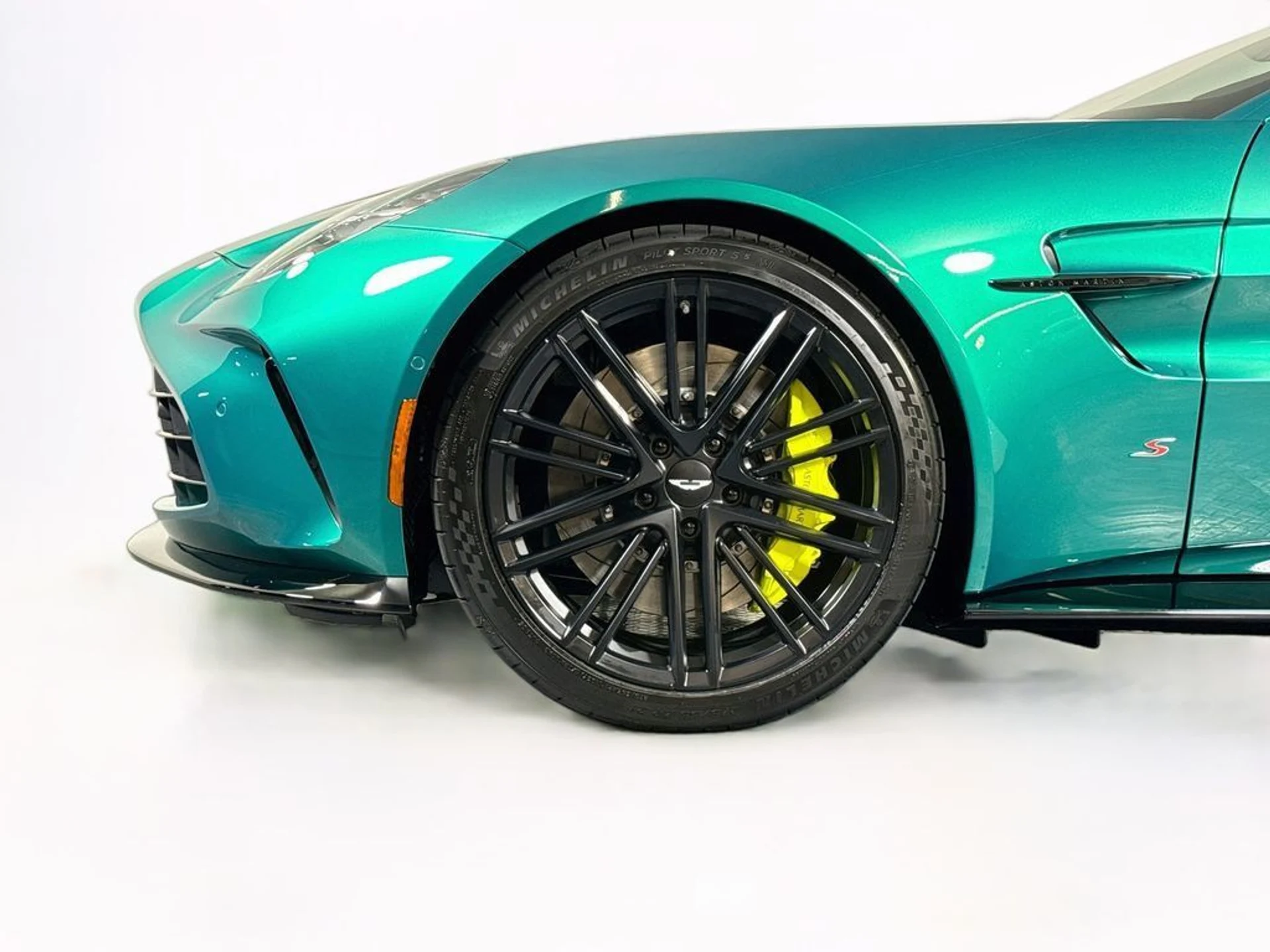 mph027_3225030599_new_2026_aston_martin_vantage_scoupe_11350_23067124_28_1024_a2294d0ca9