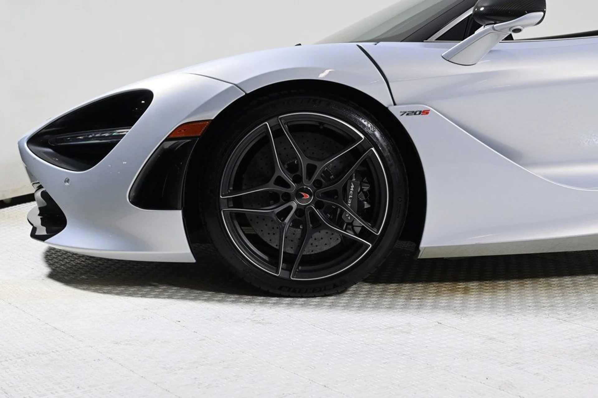 mph027_3230654955_used_2018_mclaren_720s_luxury_11350_22954018_27_1024_71966c7d58