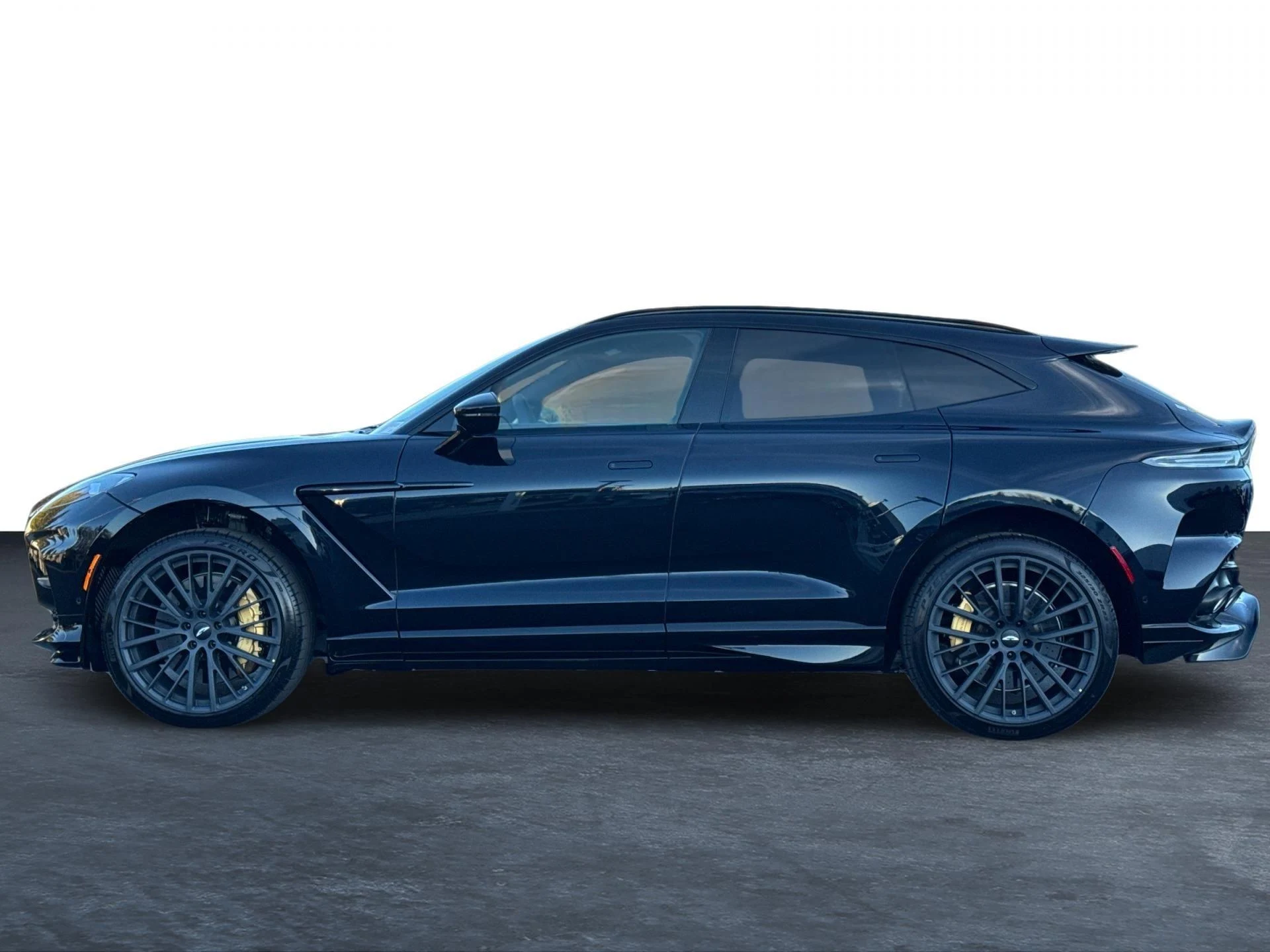 mph027_3236988426_New_2026_Aston_Martin_DBX_707_1767971562_1edbc4e6ea